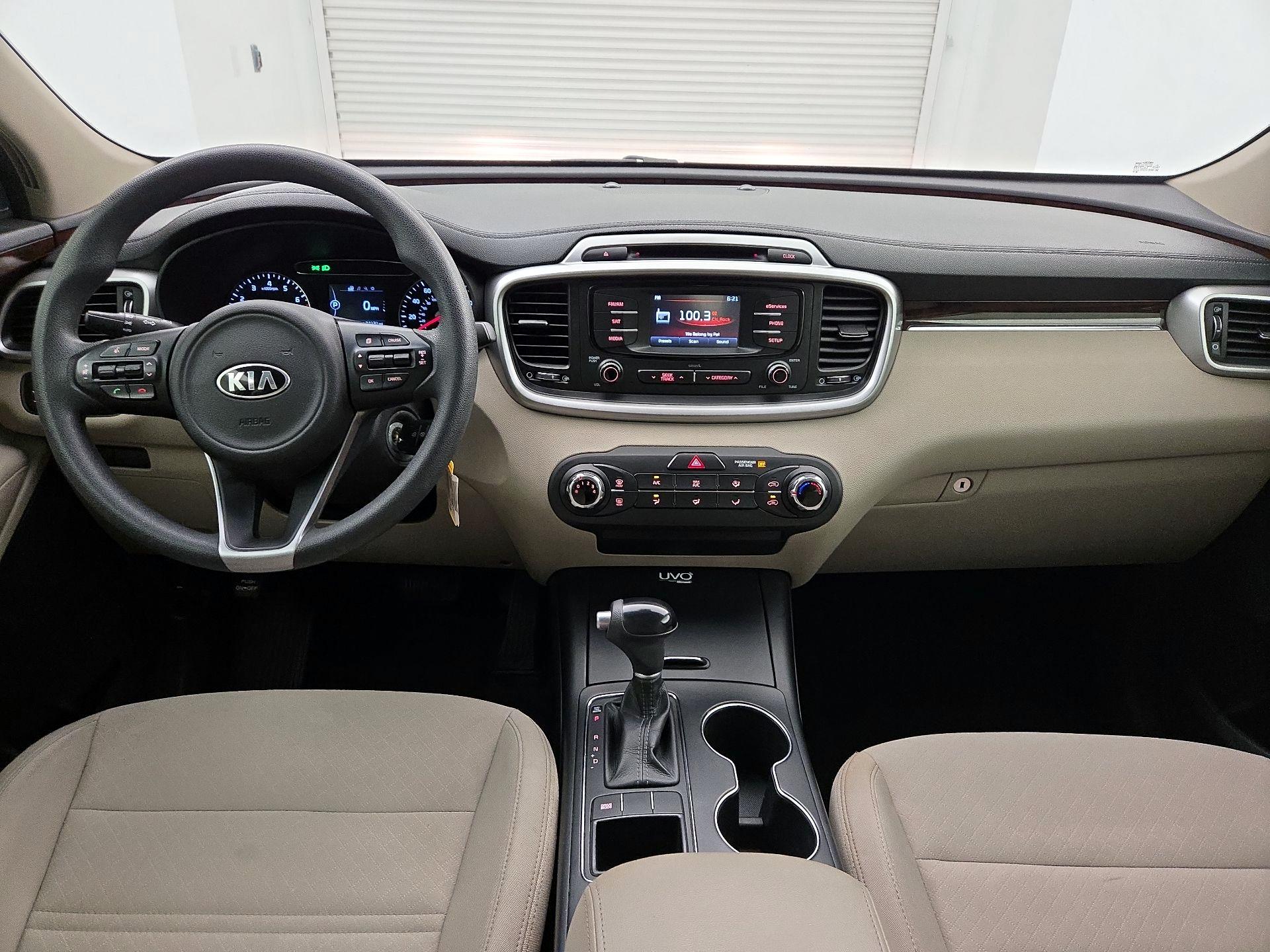 Thumbnail: 2016 Kia Sorento - 9
