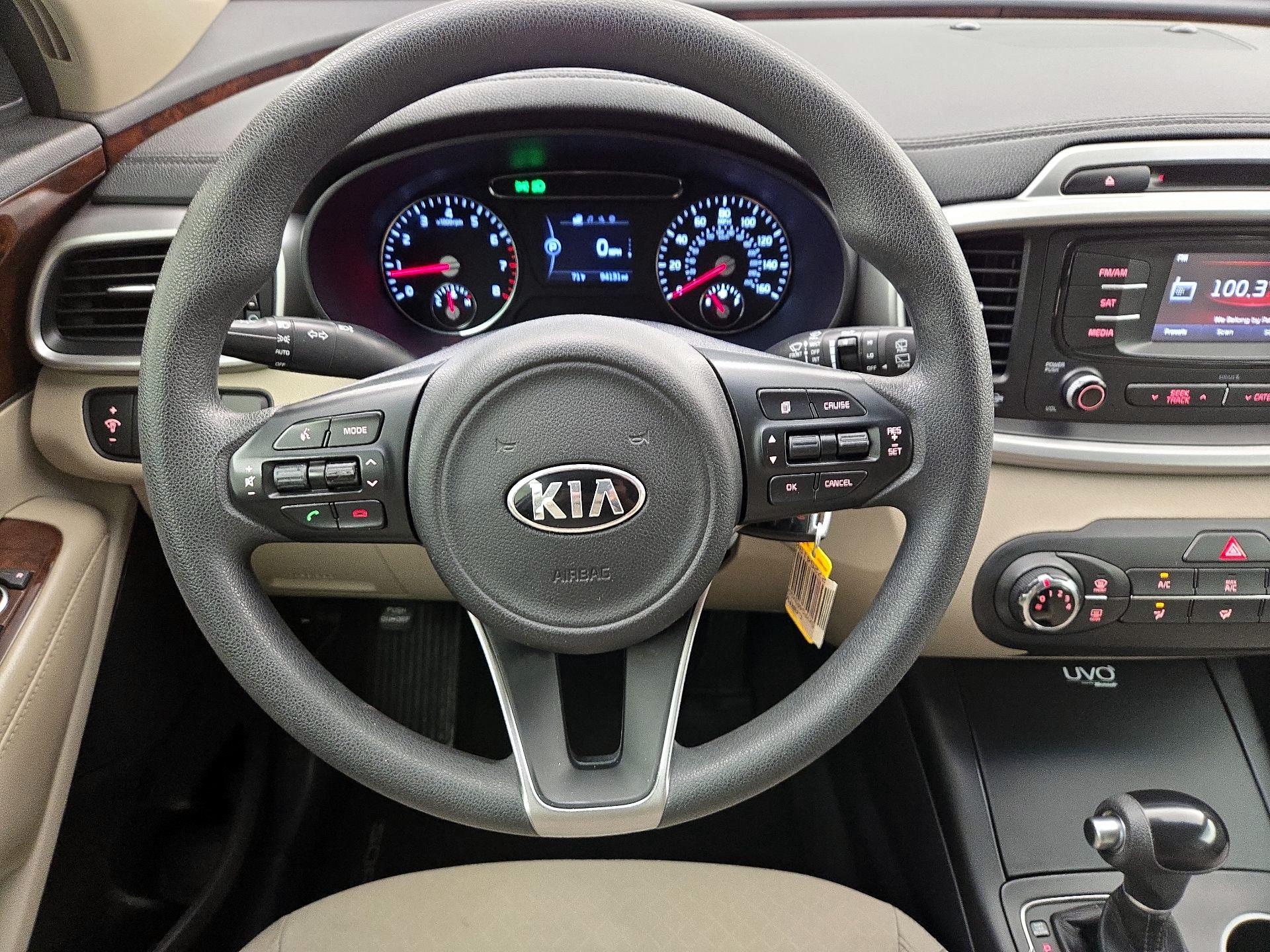 Thumbnail: 2016 Kia Sorento - 10