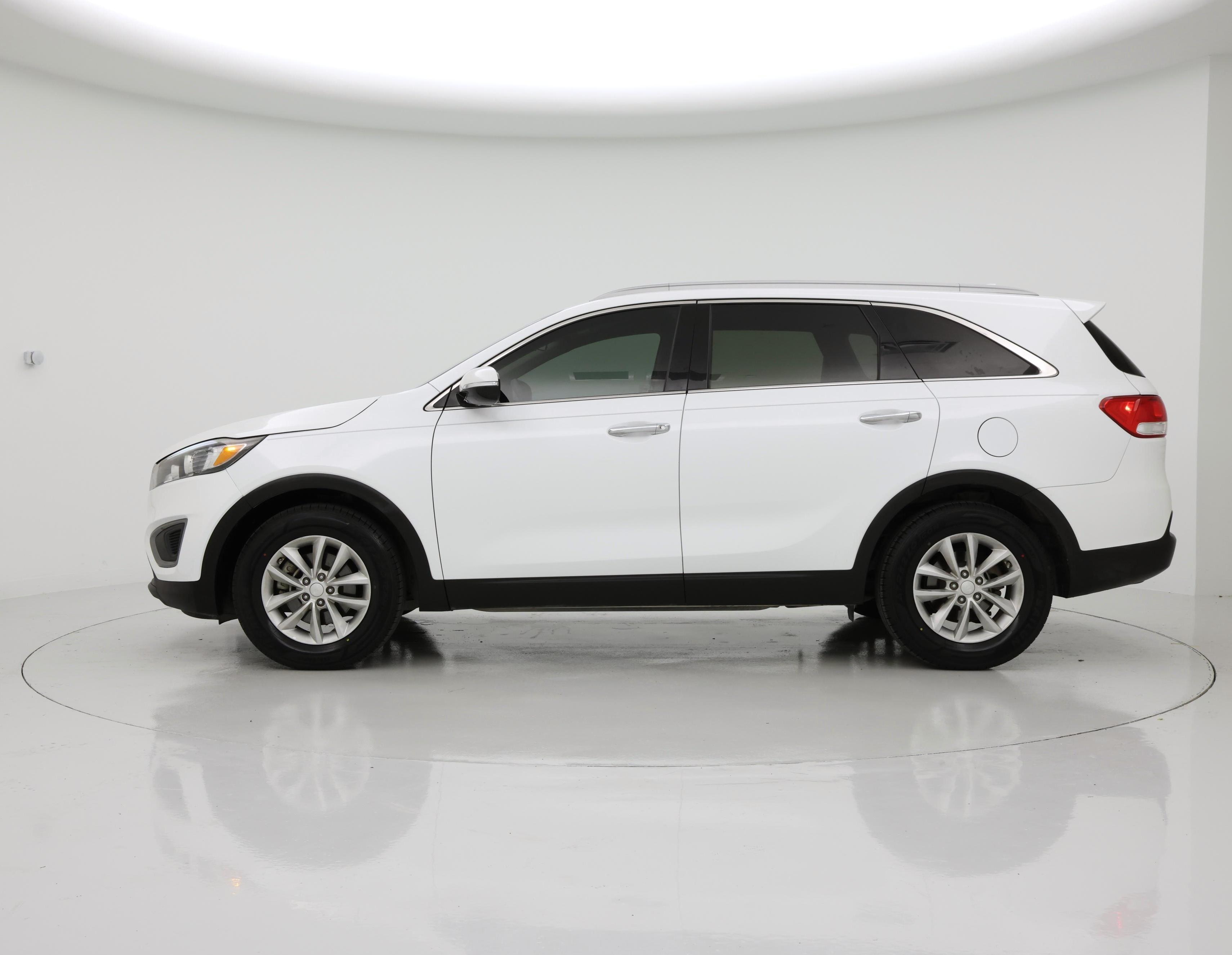 Thumbnail: 2016 Kia Sorento - 3