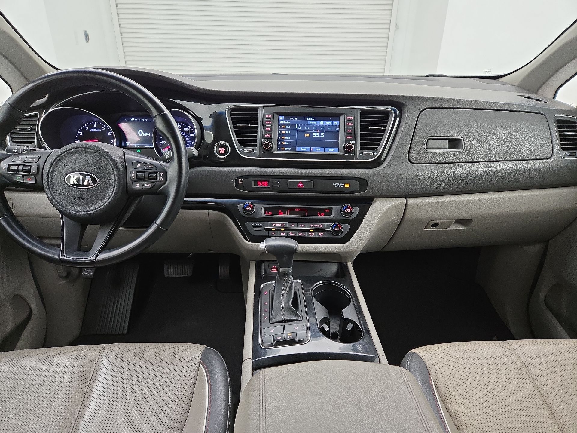 Thumbnail: 2017 Kia Sedona - 9