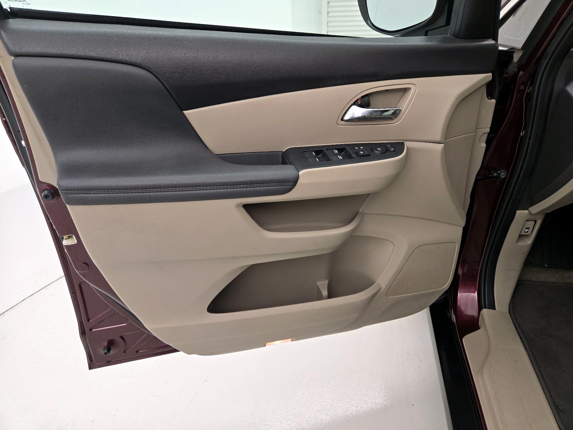 Thumbnail: 2014 Honda Odyssey - 12