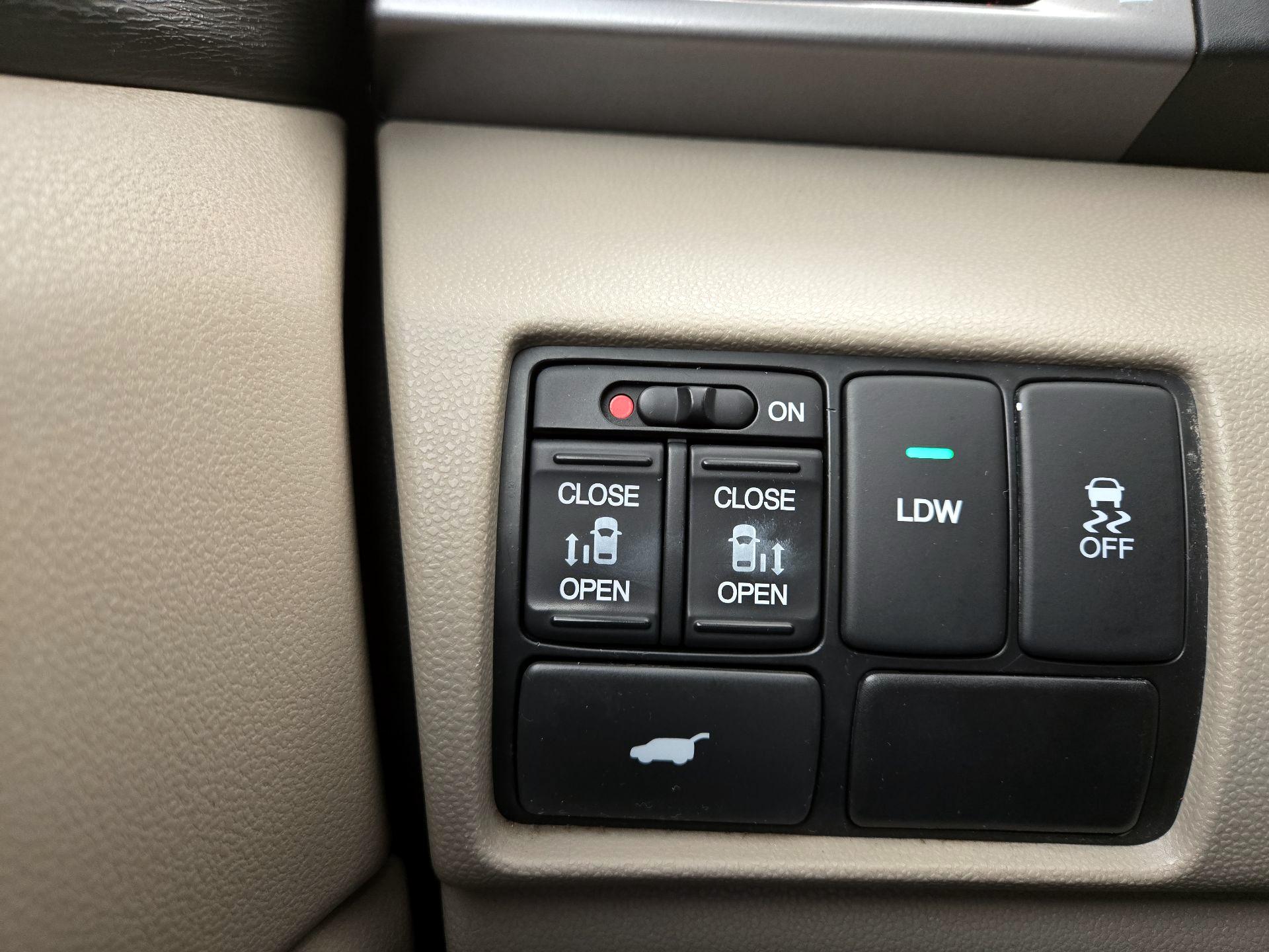 Thumbnail: 2014 Honda Odyssey - 13