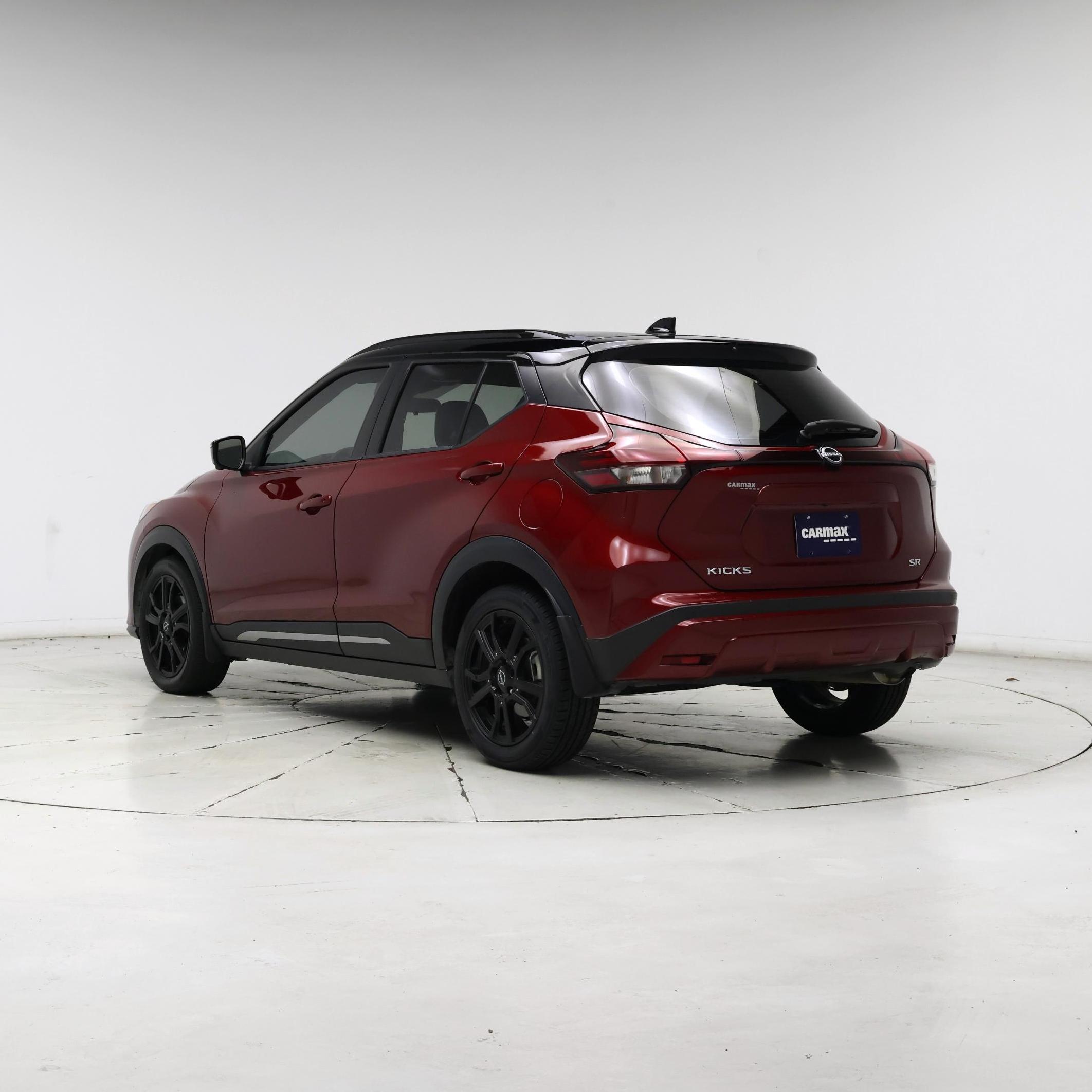 Thumbnail: 2023 Nissan Kicks - 2