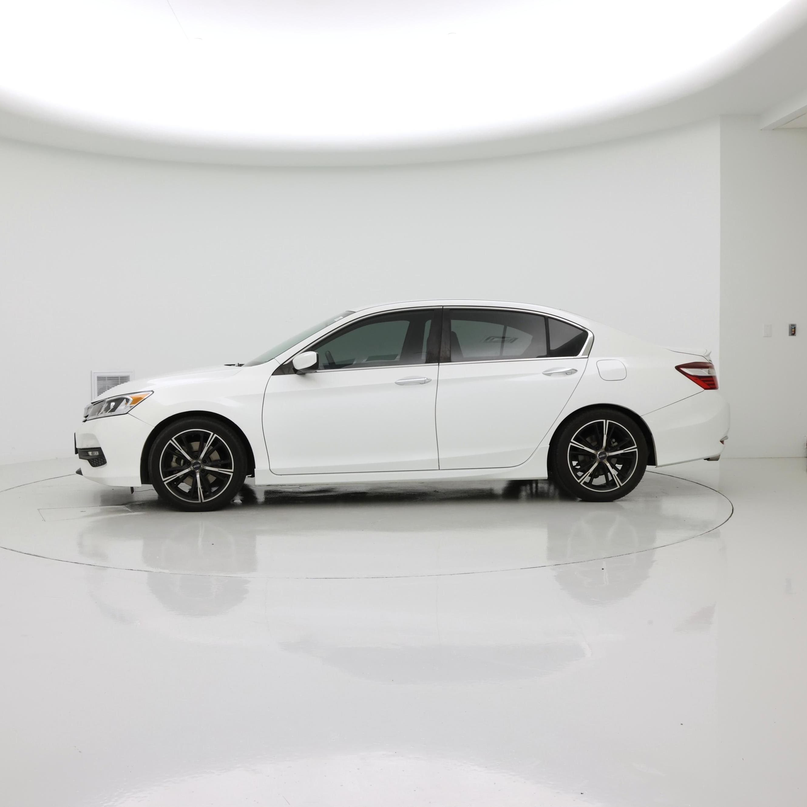Thumbnail: 2017 Honda Accord - 3