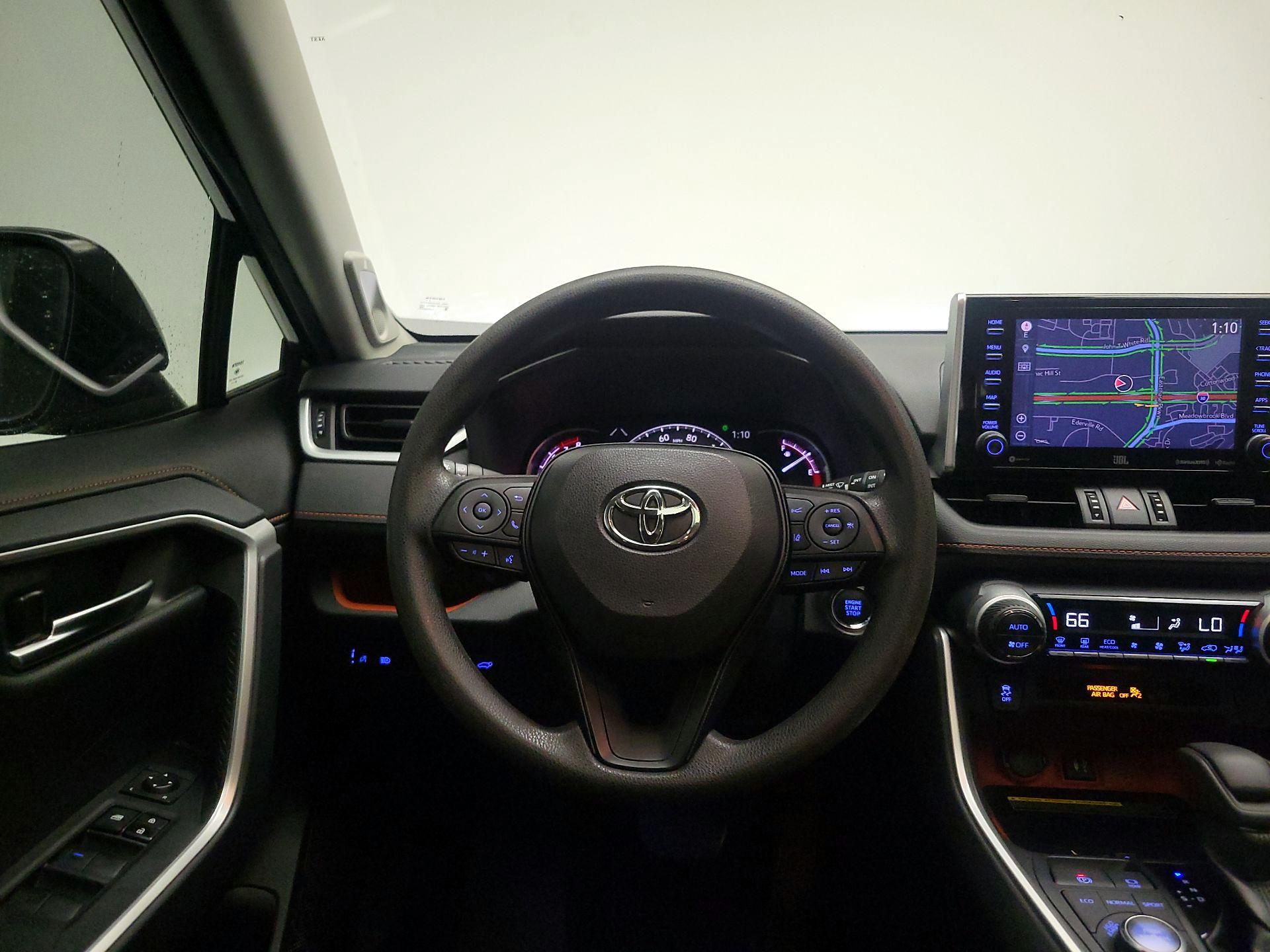 Thumbnail: 2019 Toyota RAV4 - 10