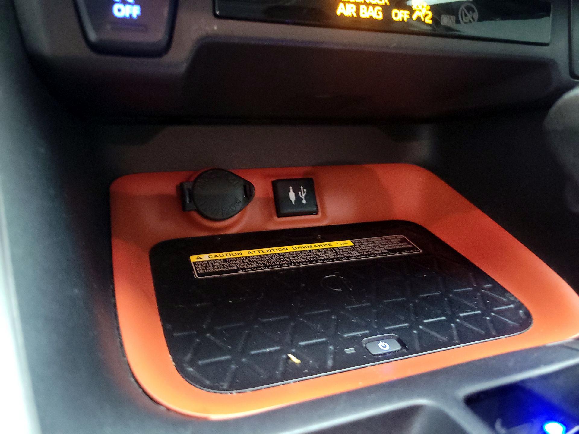 Thumbnail: 2019 Toyota RAV4 - 19