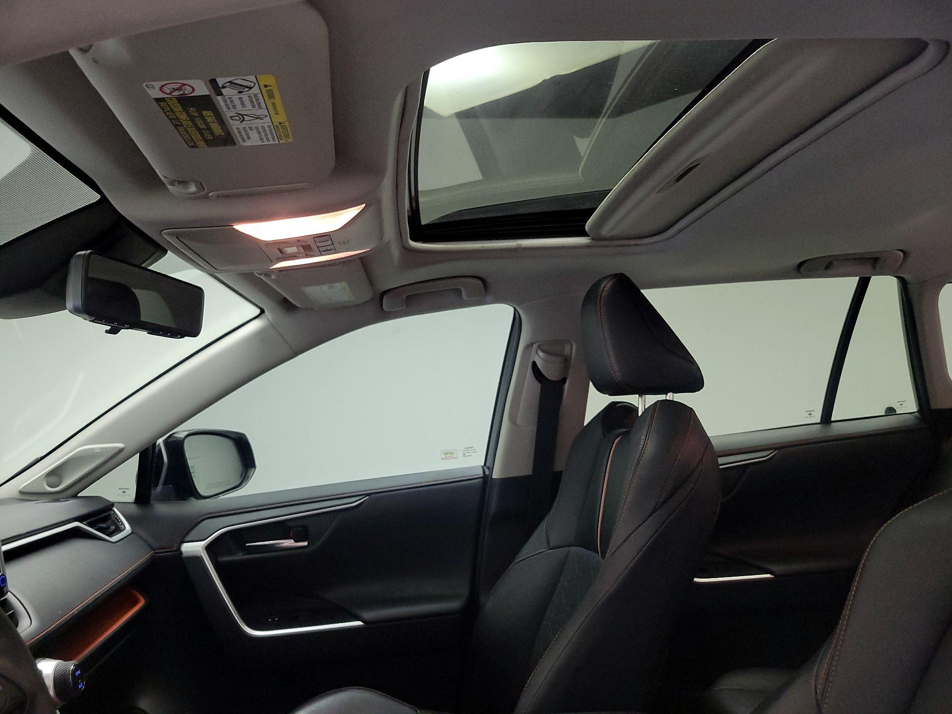 Thumbnail: 2019 Toyota RAV4 - 20