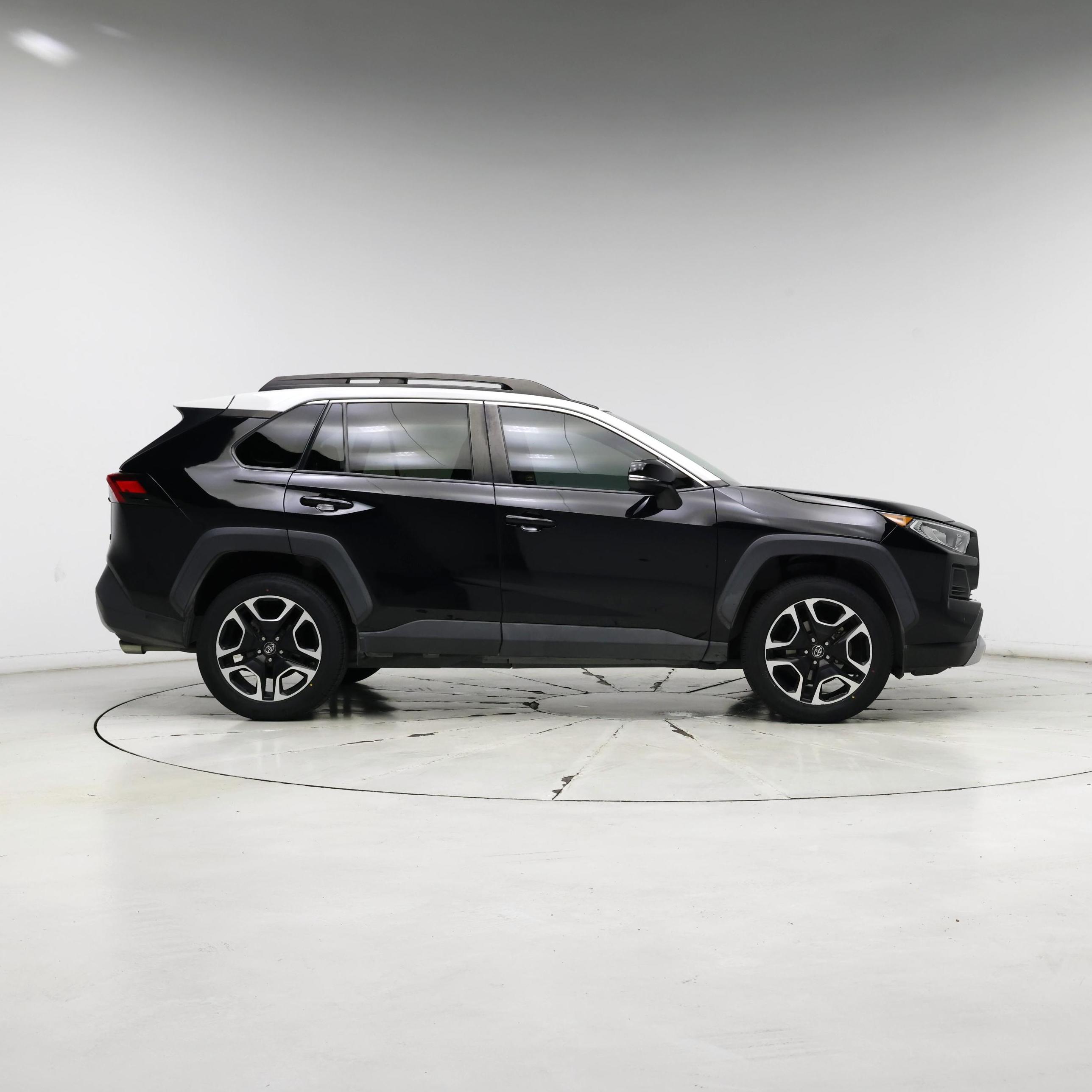 Thumbnail: 2019 Toyota RAV4 - 7