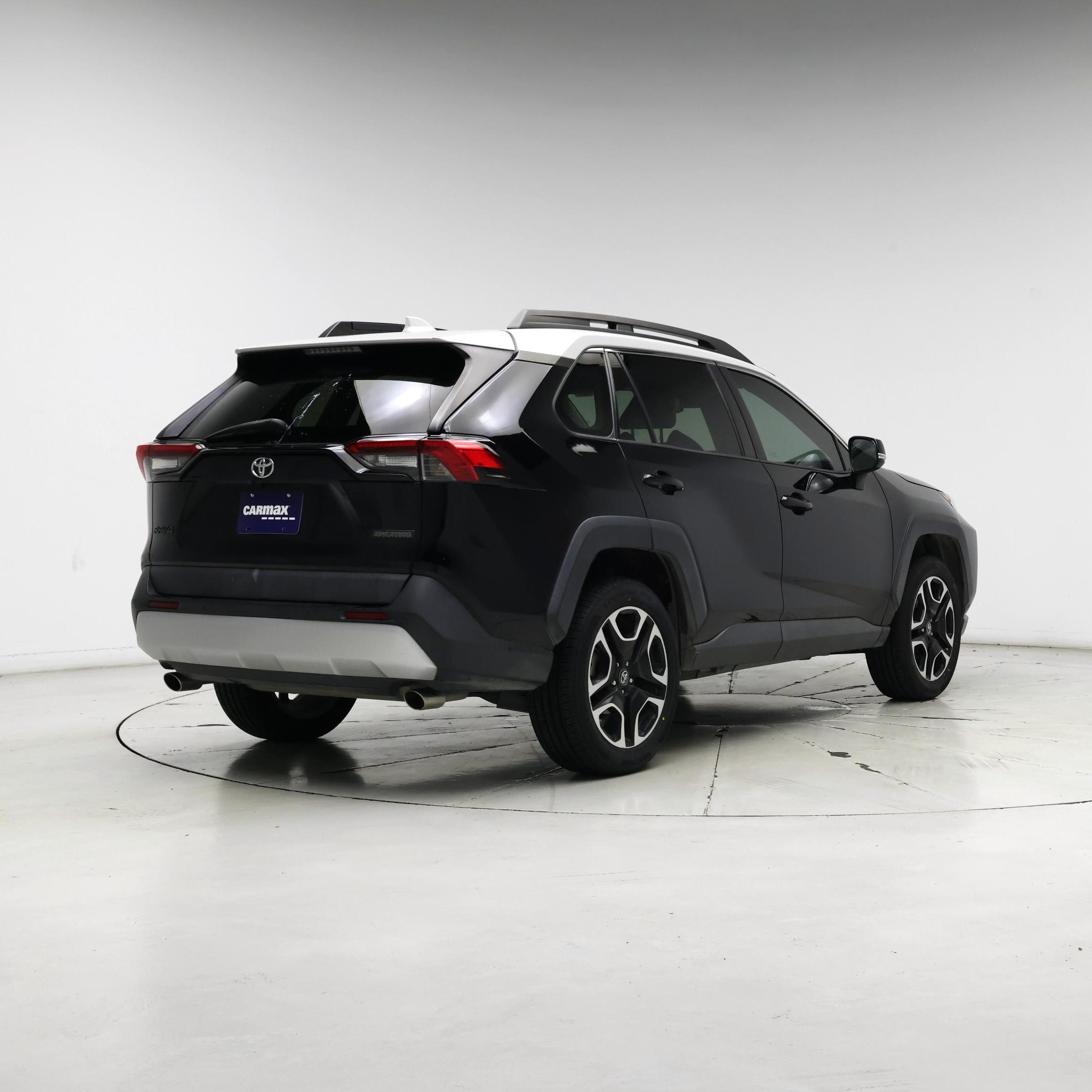 Thumbnail: 2019 Toyota RAV4 - 8