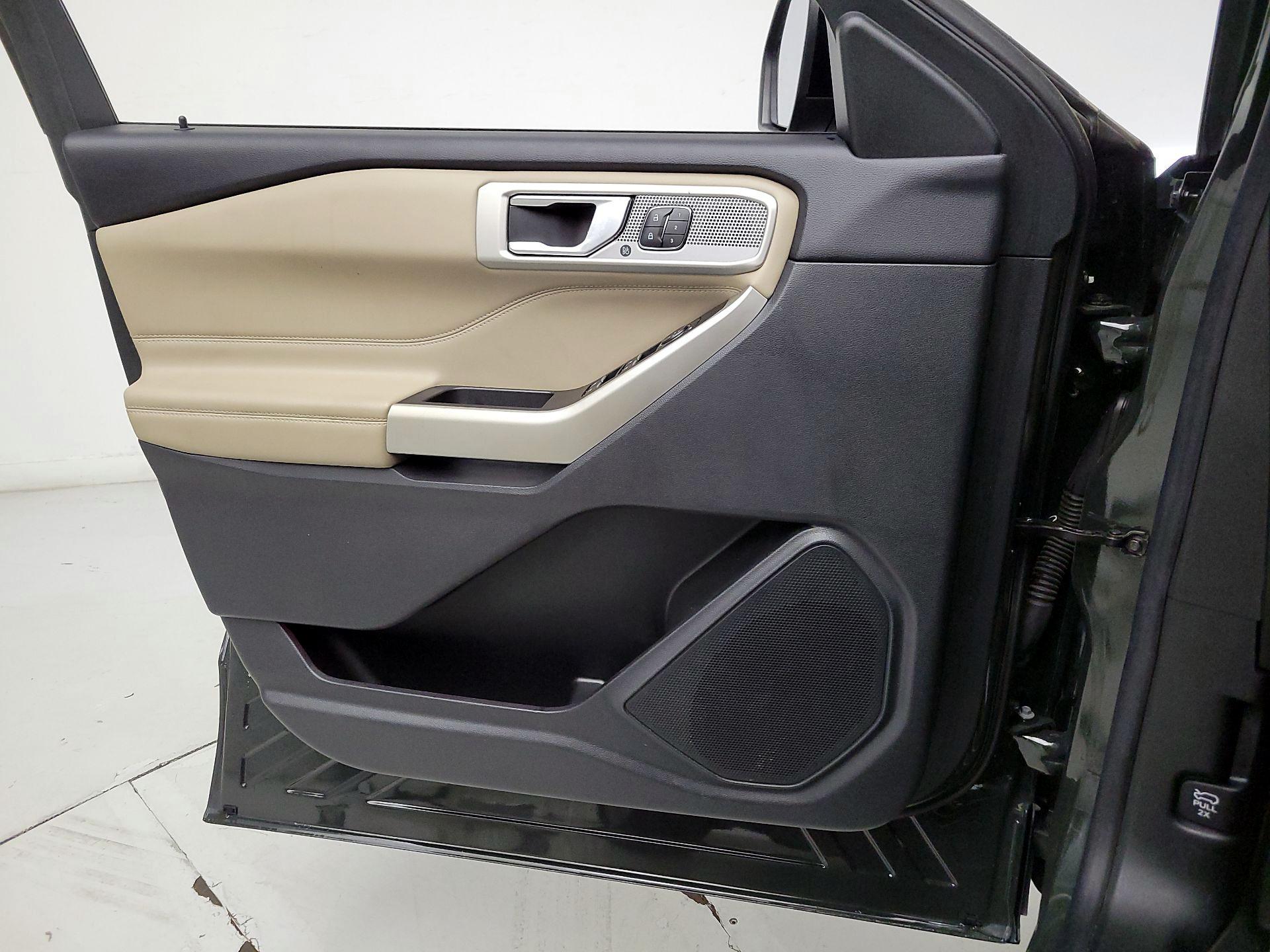 Thumbnail: 2022 Ford Explorer - 12