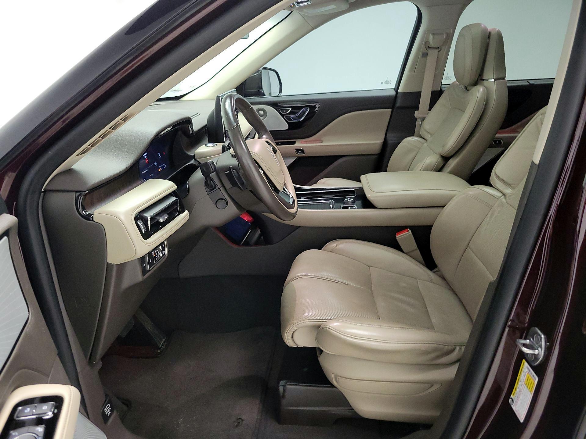Thumbnail: 2020 Lincoln Aviator - 11
