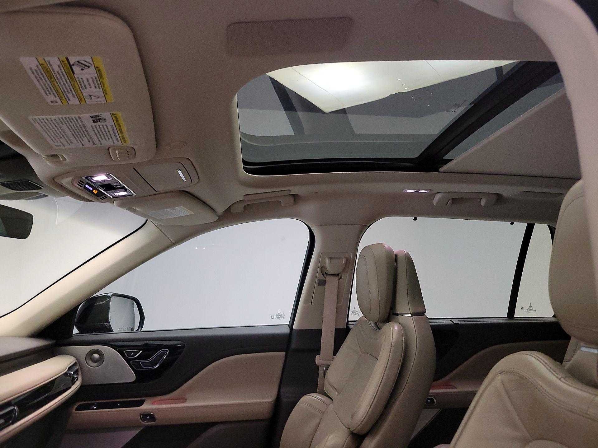 Thumbnail: 2020 Lincoln Aviator - 19