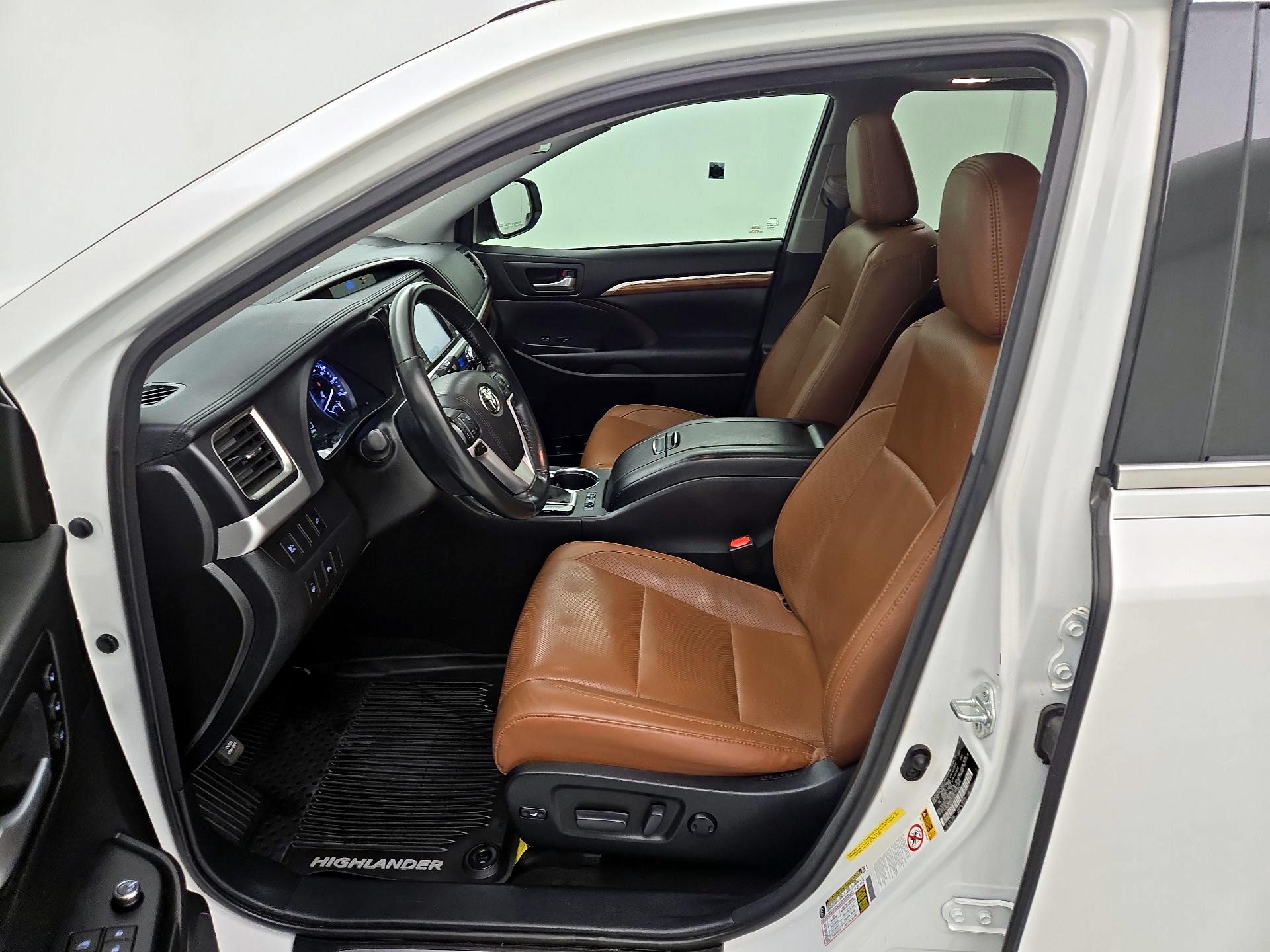 Thumbnail: 2017 Toyota Highlander - 11