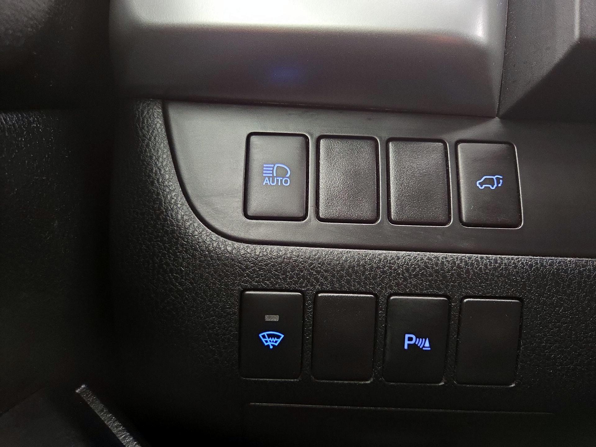 Thumbnail: 2017 Toyota Highlander - 13