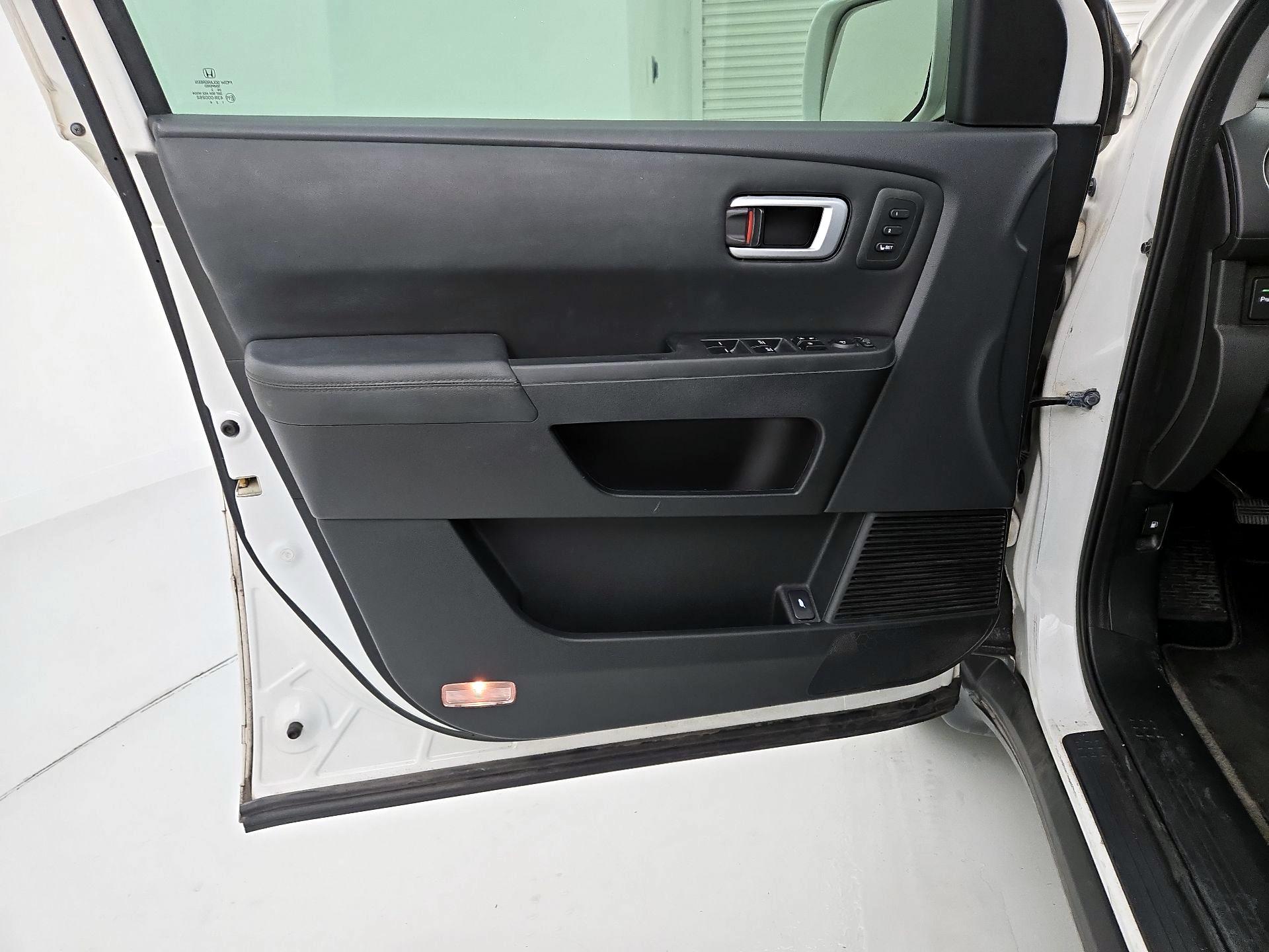 Thumbnail: 2013 Honda Pilot - 12