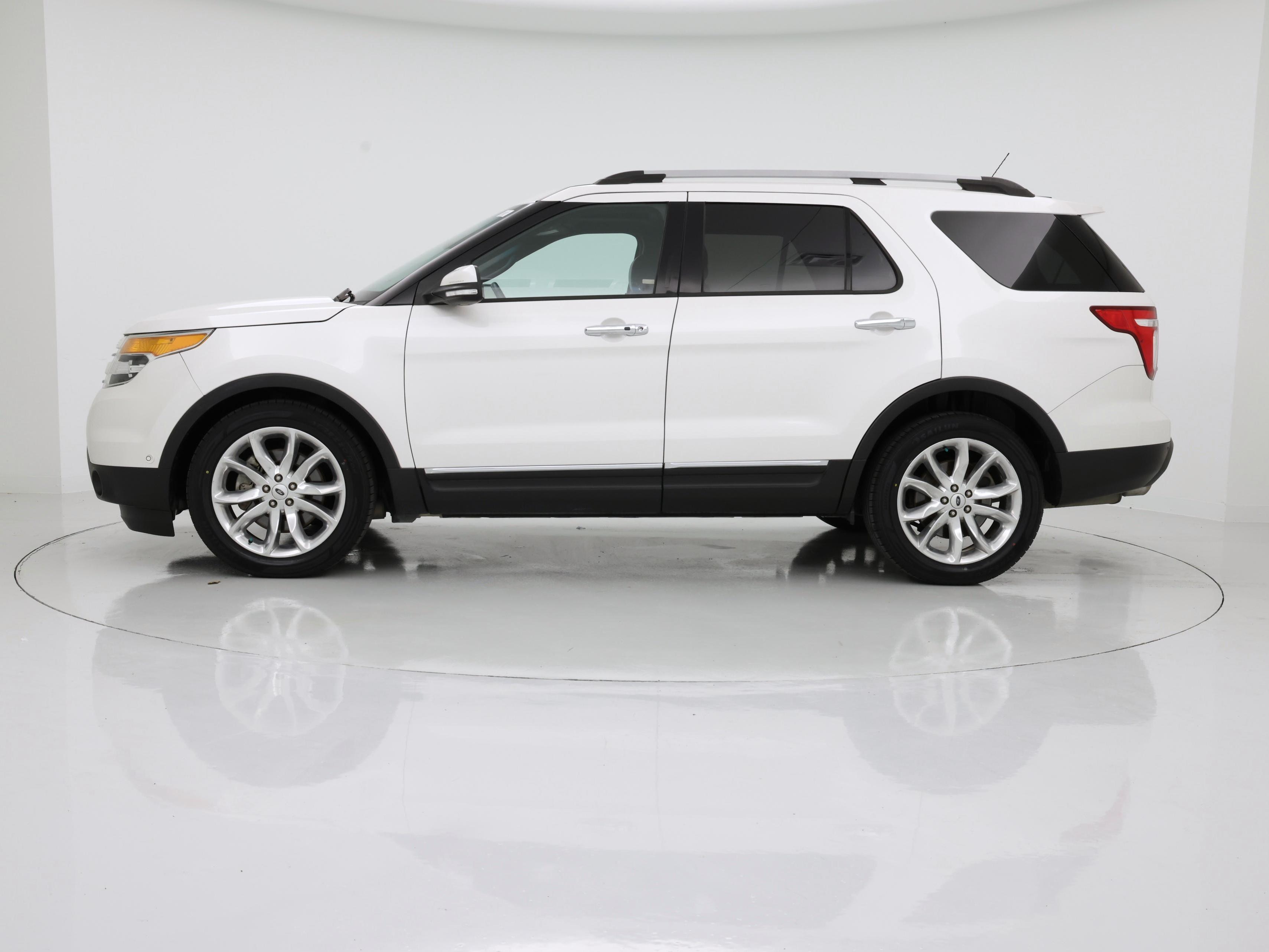 Thumbnail: 2014 Ford Explorer - 3