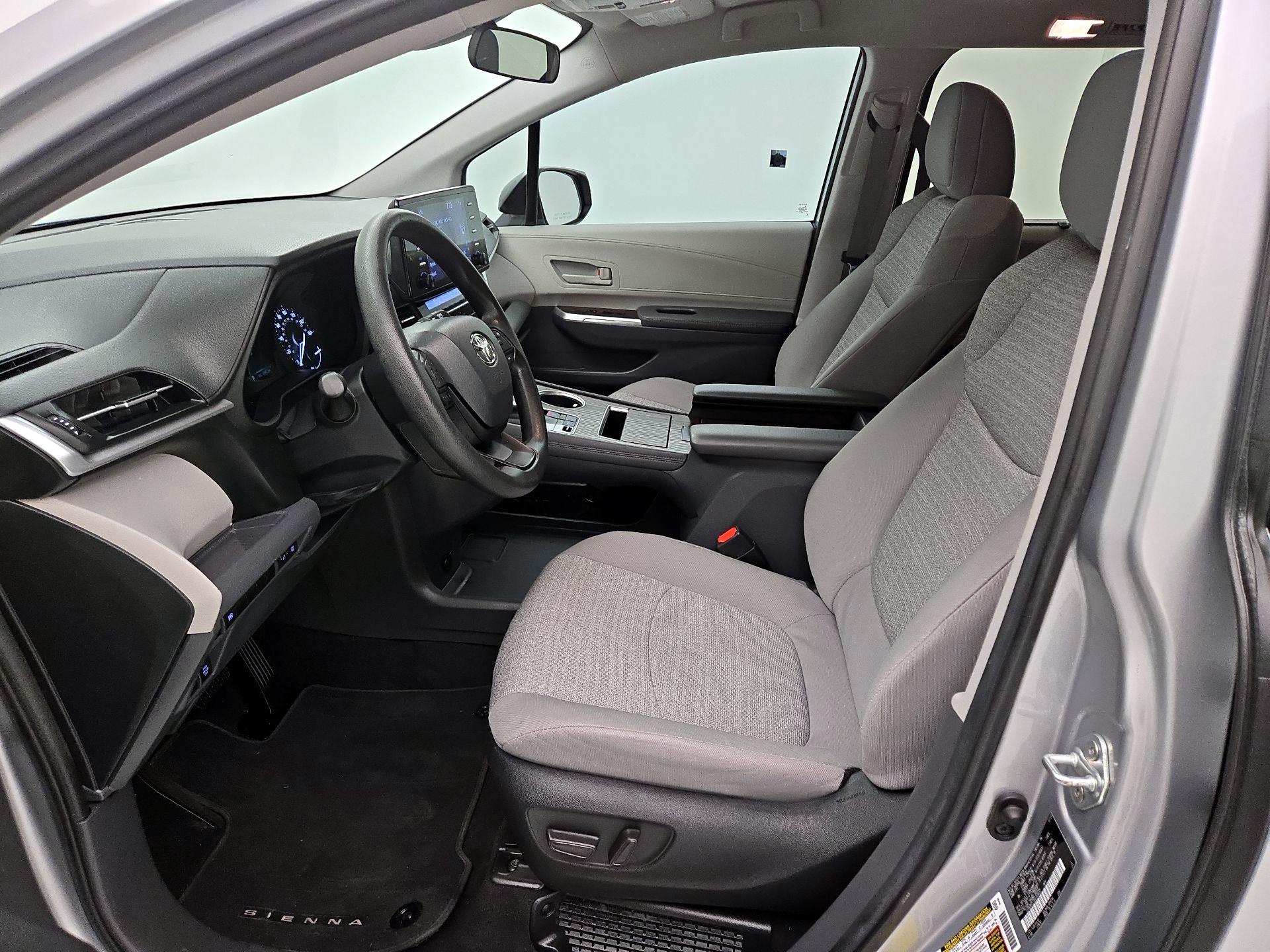 Thumbnail: 2023 Toyota Sienna - 11