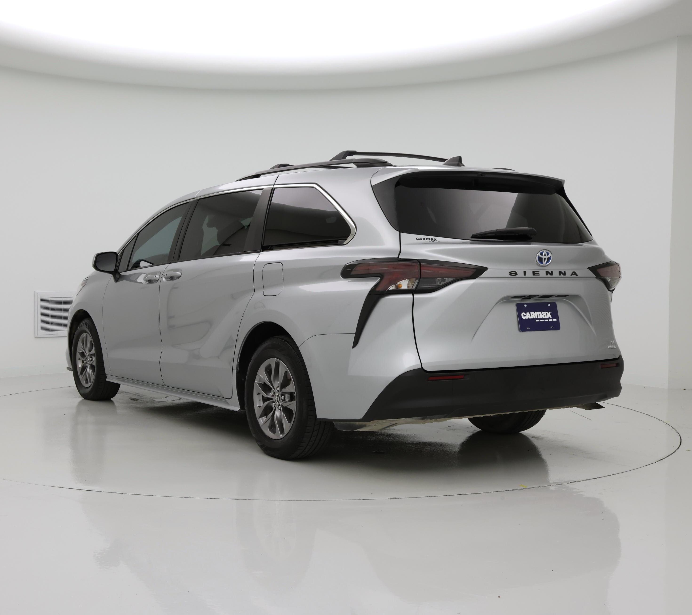 Thumbnail: 2023 Toyota Sienna - 2