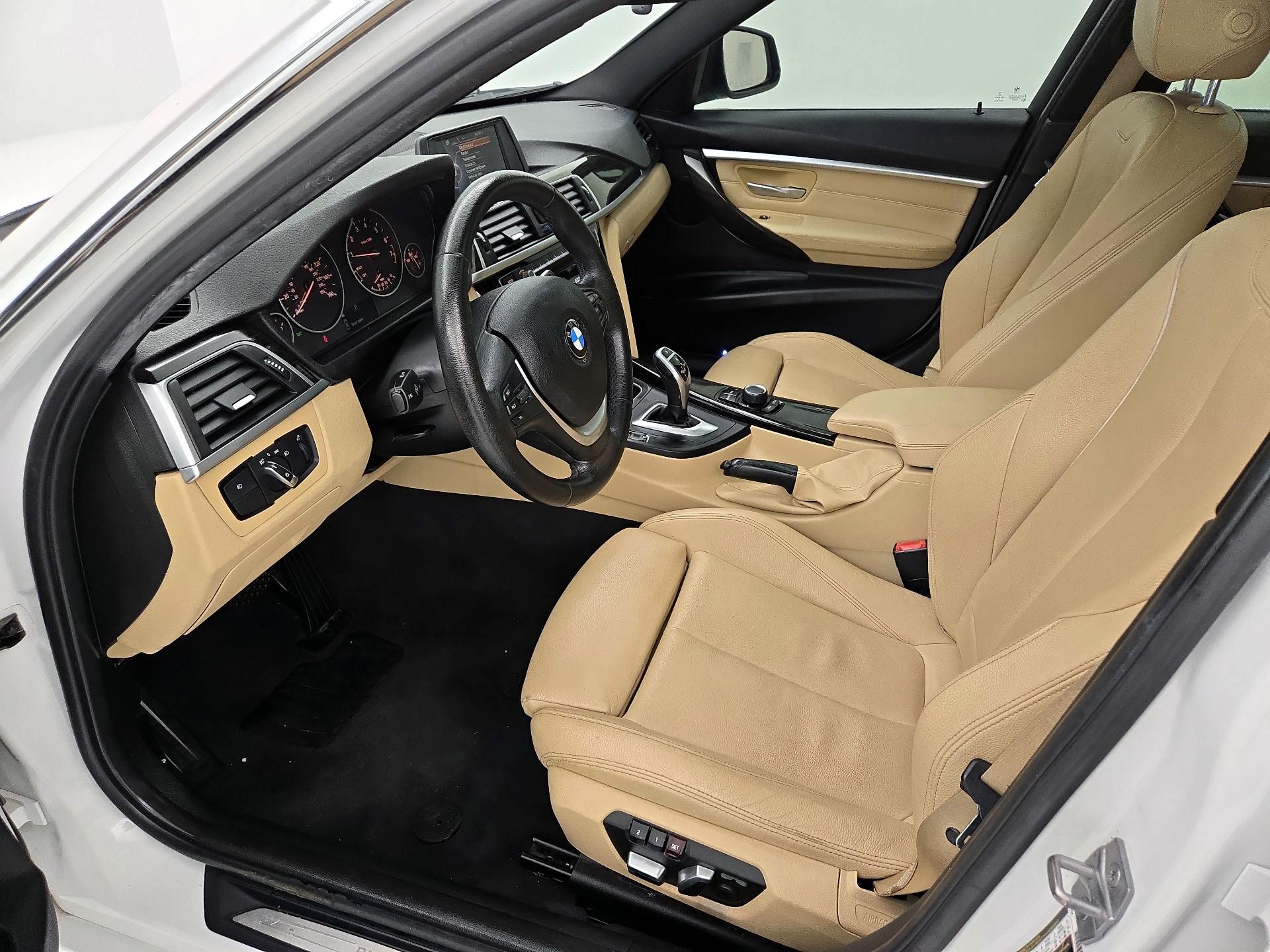 Thumbnail: 2017 BMW 3 Series - 11