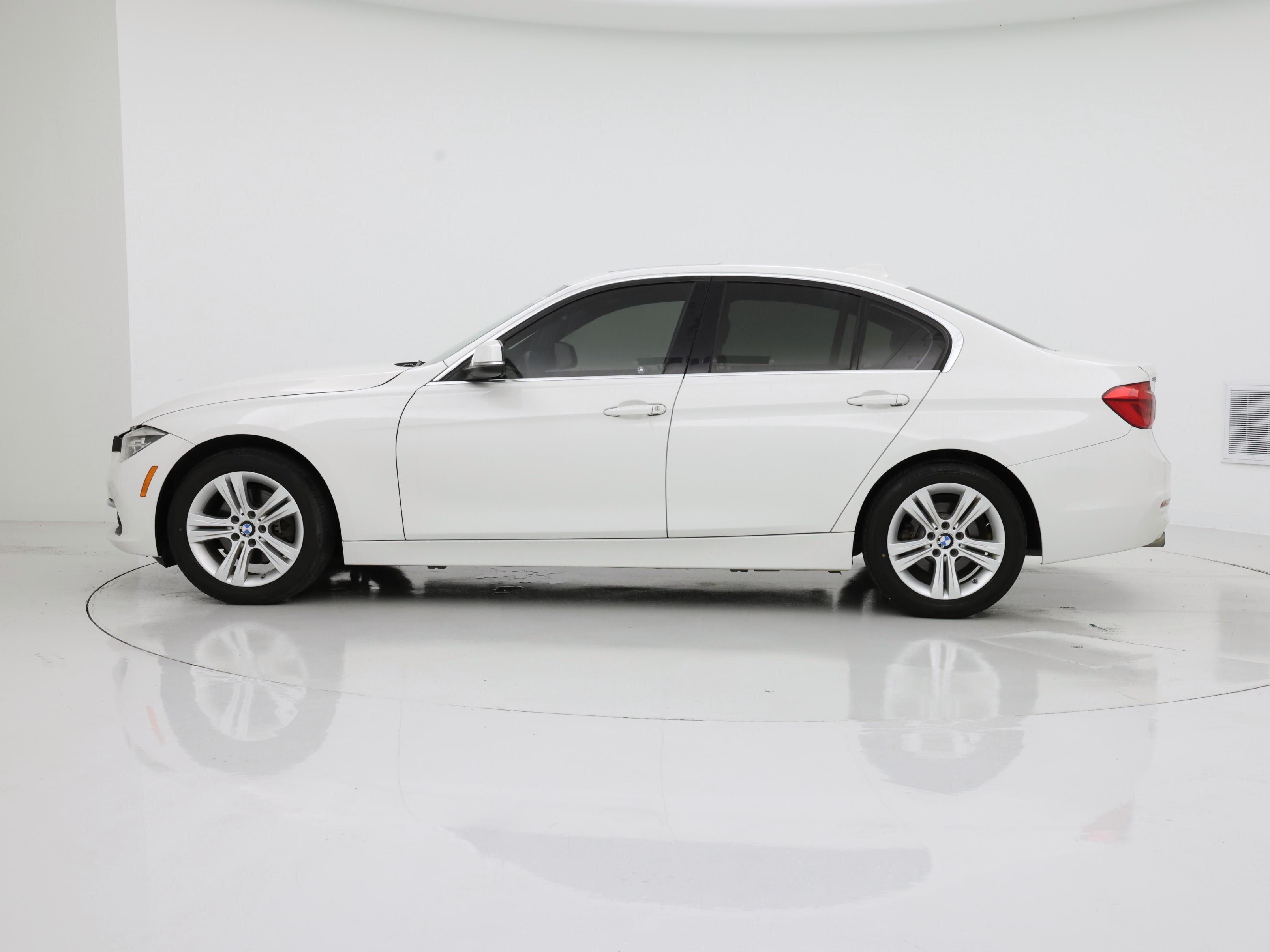 Thumbnail: 2017 BMW 3 Series - 3