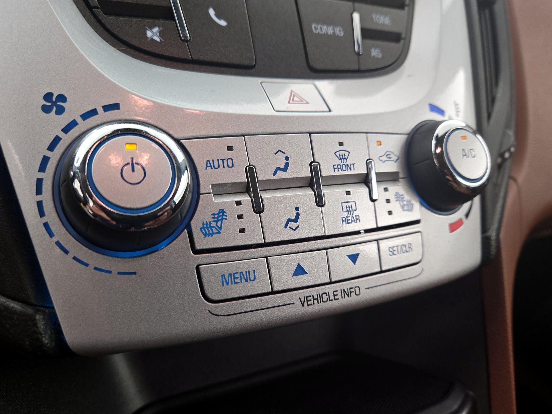 Thumbnail: 2016 Chevrolet Equinox - 16