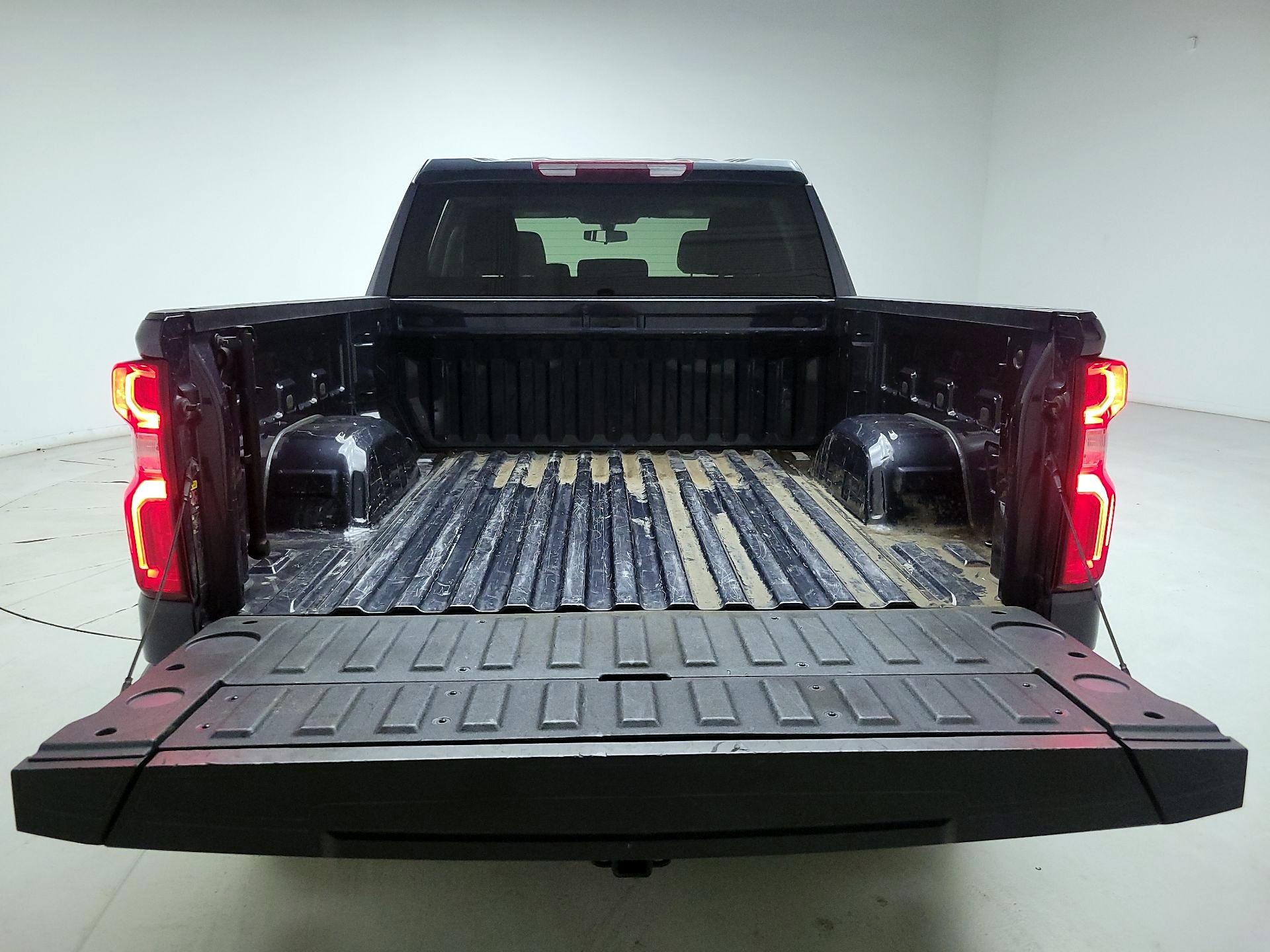 Thumbnail: 2022 Chevrolet Silverado 1500 - 18