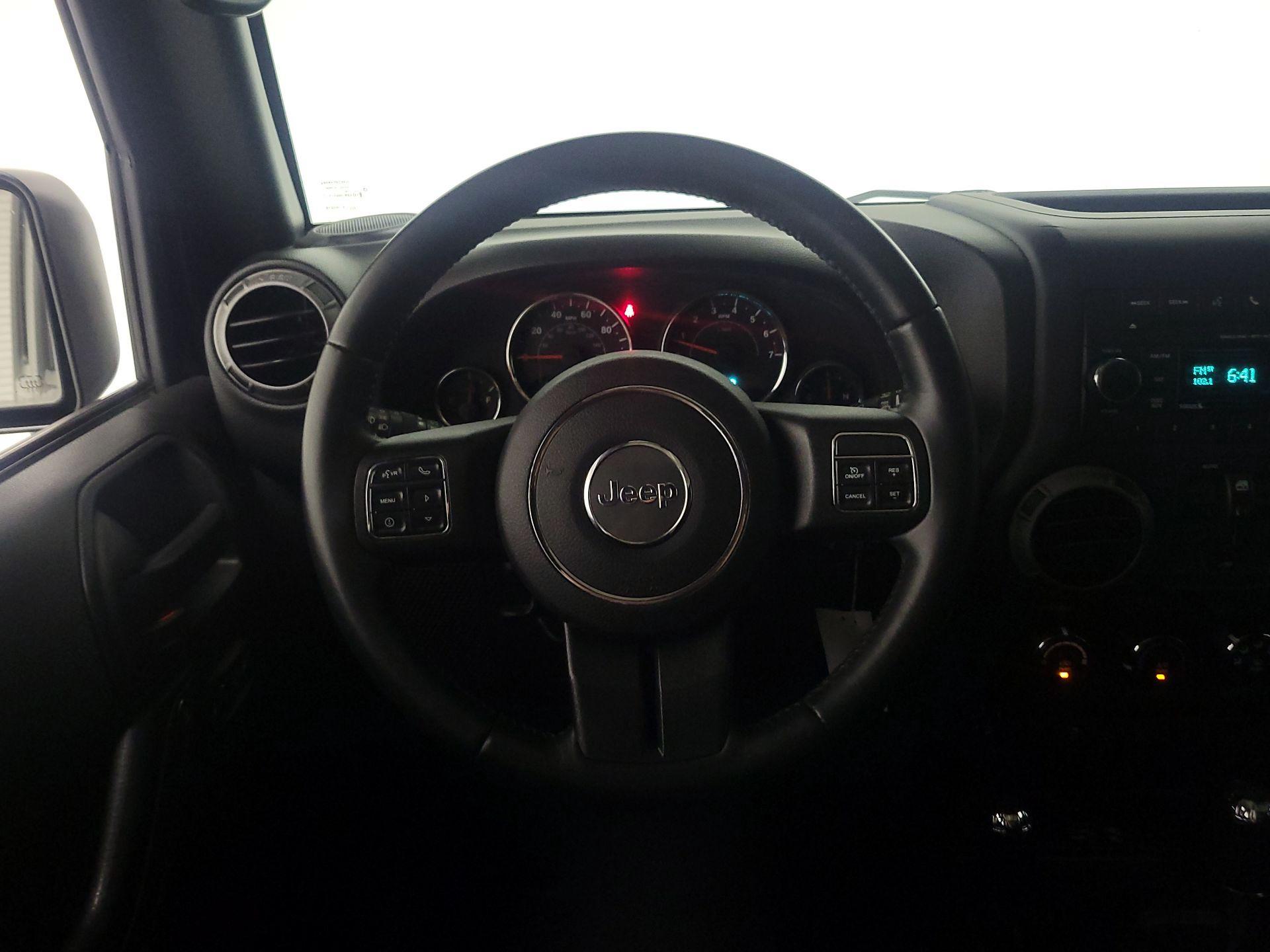 Thumbnail: 2017 Jeep Wrangler - 10