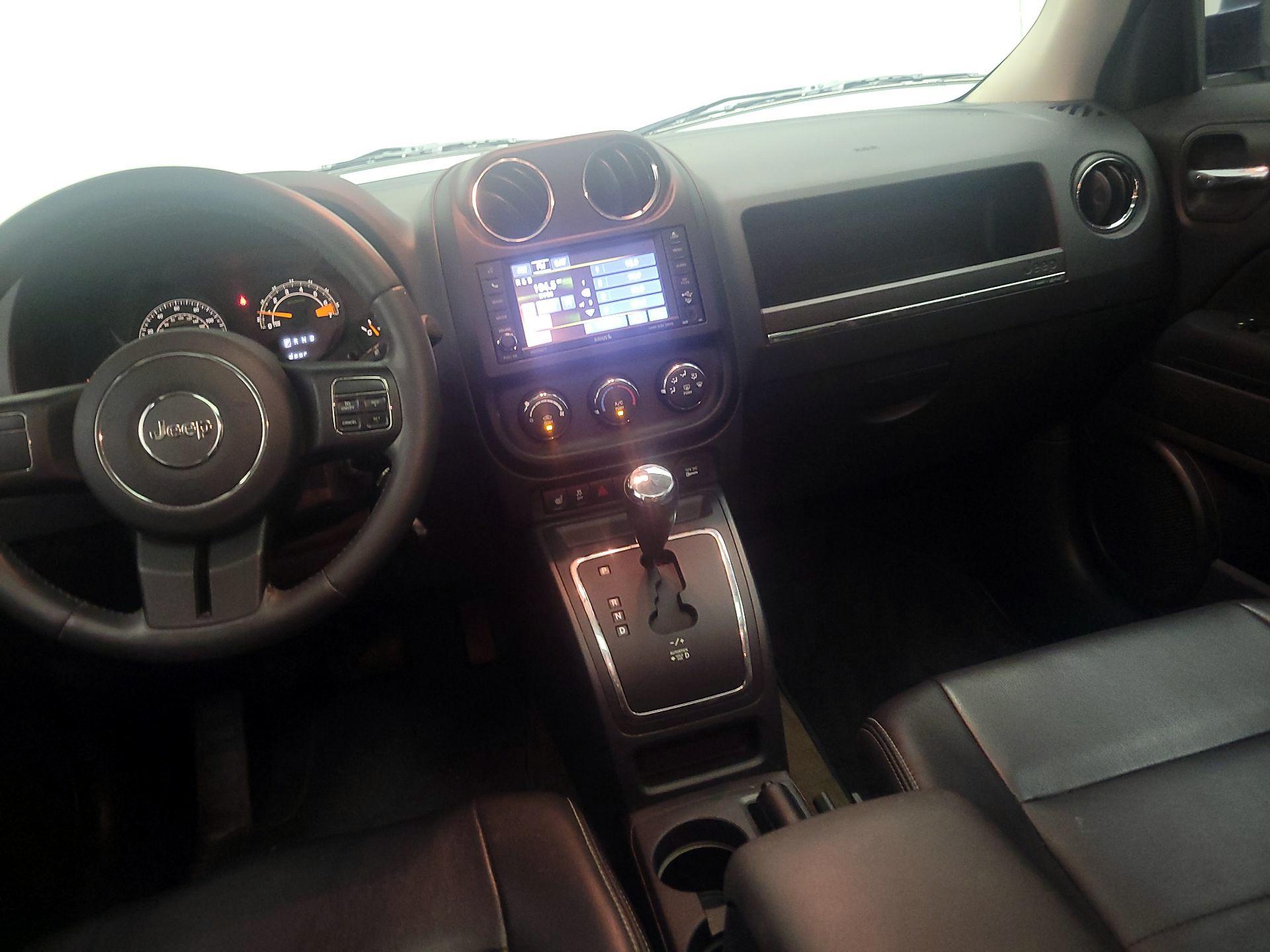 Thumbnail: 2014 Jeep Patriot - 9