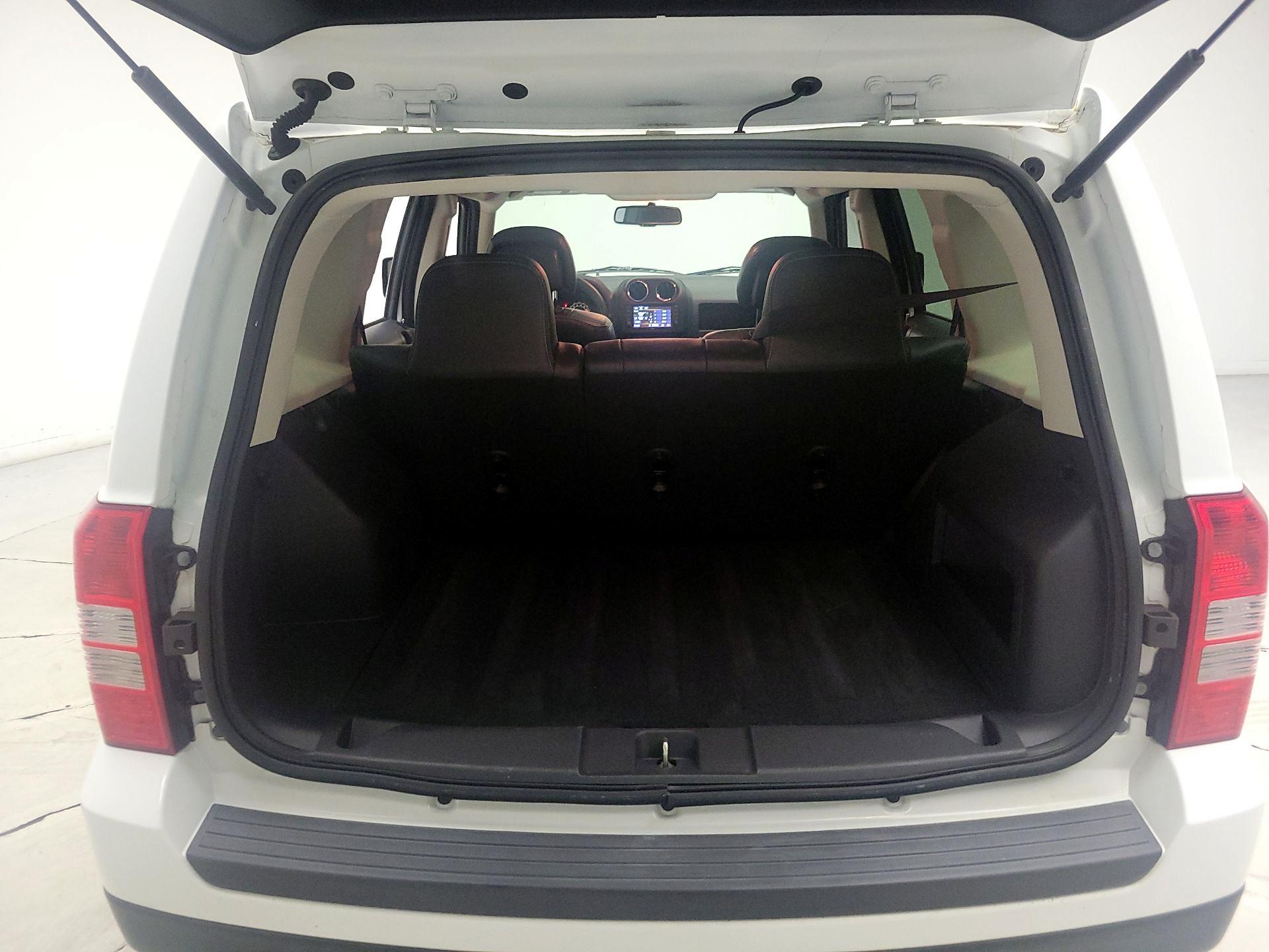 Thumbnail: 2014 Jeep Patriot - 19