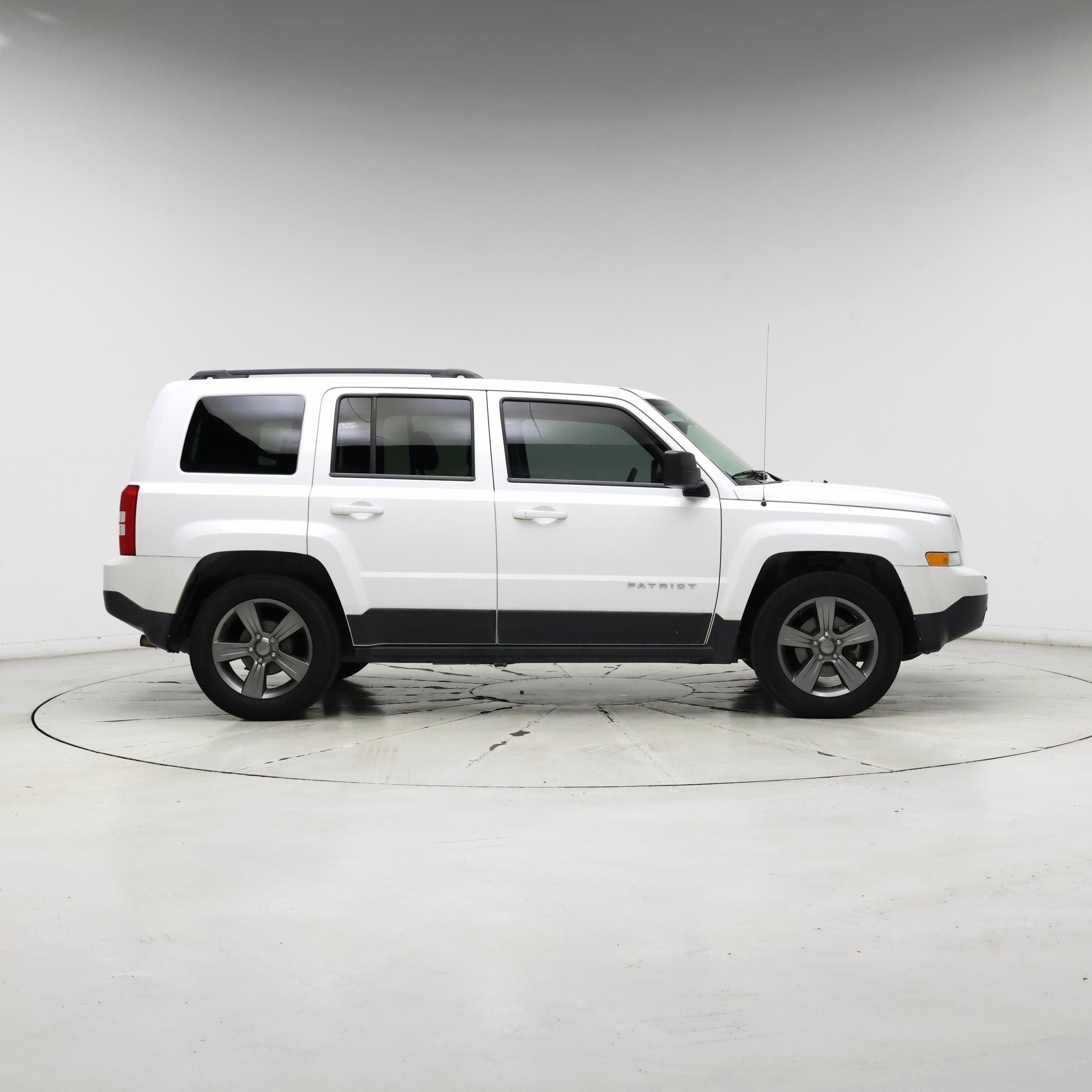 Thumbnail: 2014 Jeep Patriot - 7