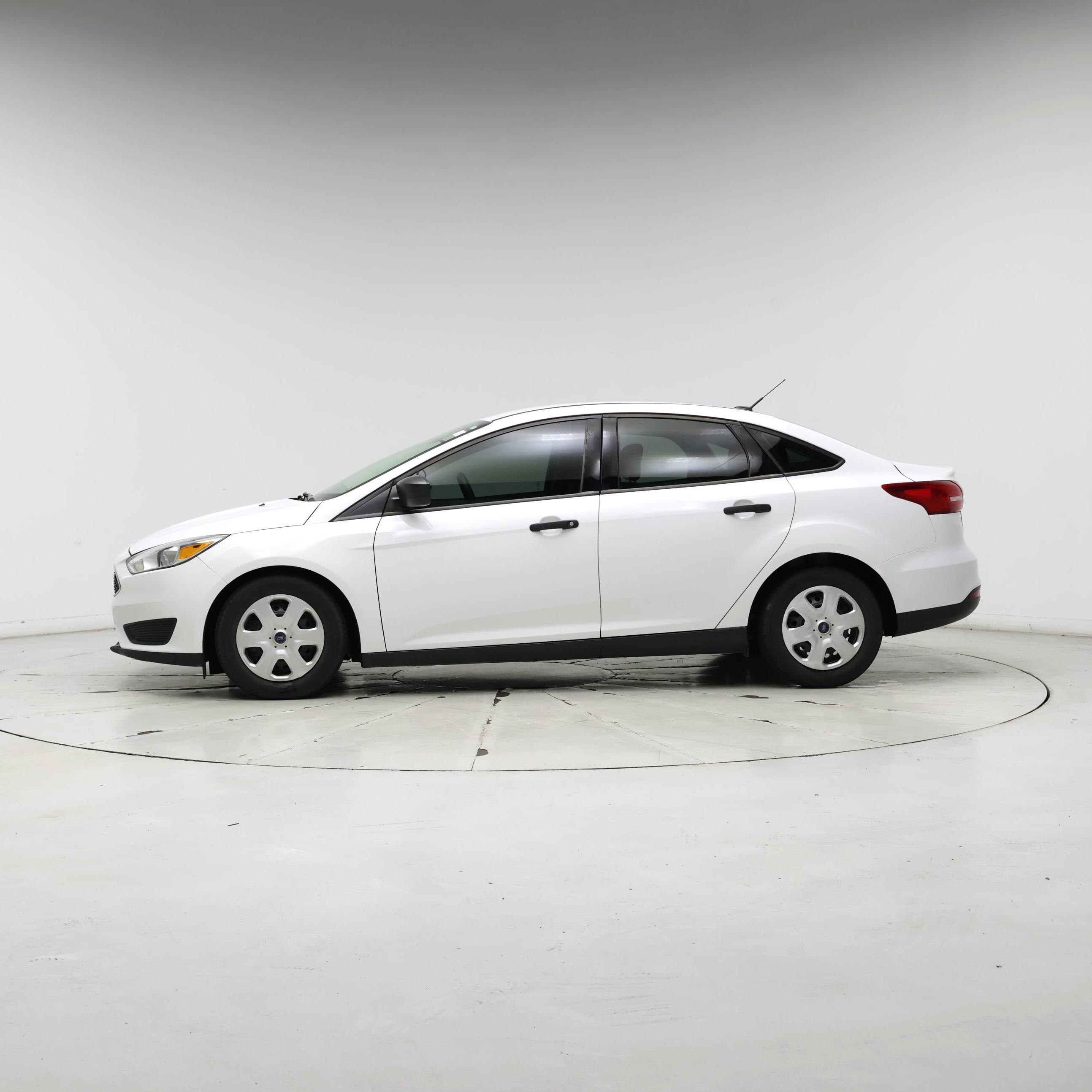 Thumbnail: 2017 Ford Focus - 3