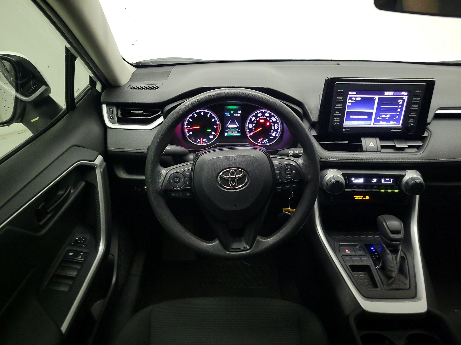Thumbnail: 2020 Toyota RAV4 - 10