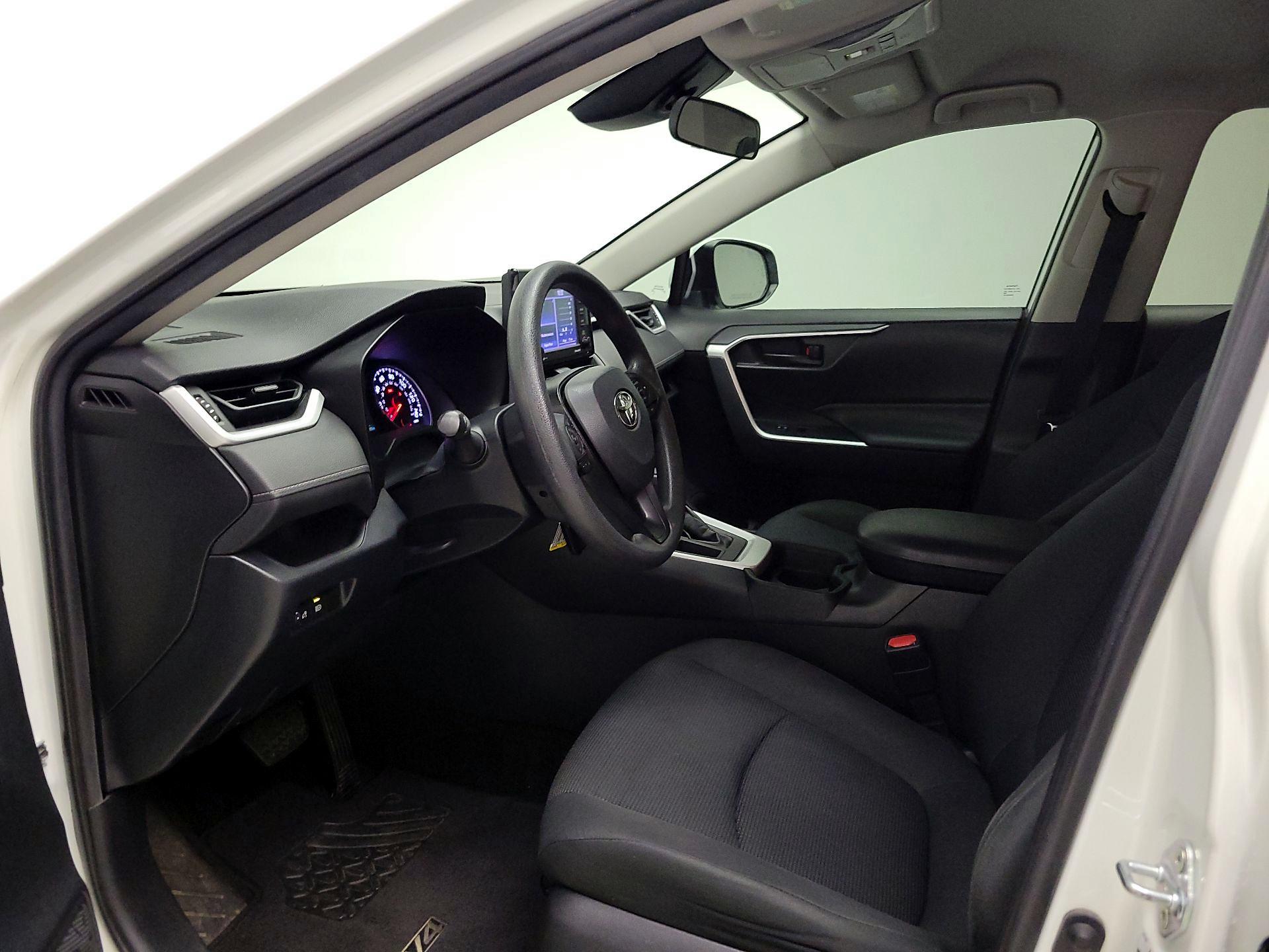 Thumbnail: 2020 Toyota RAV4 - 11