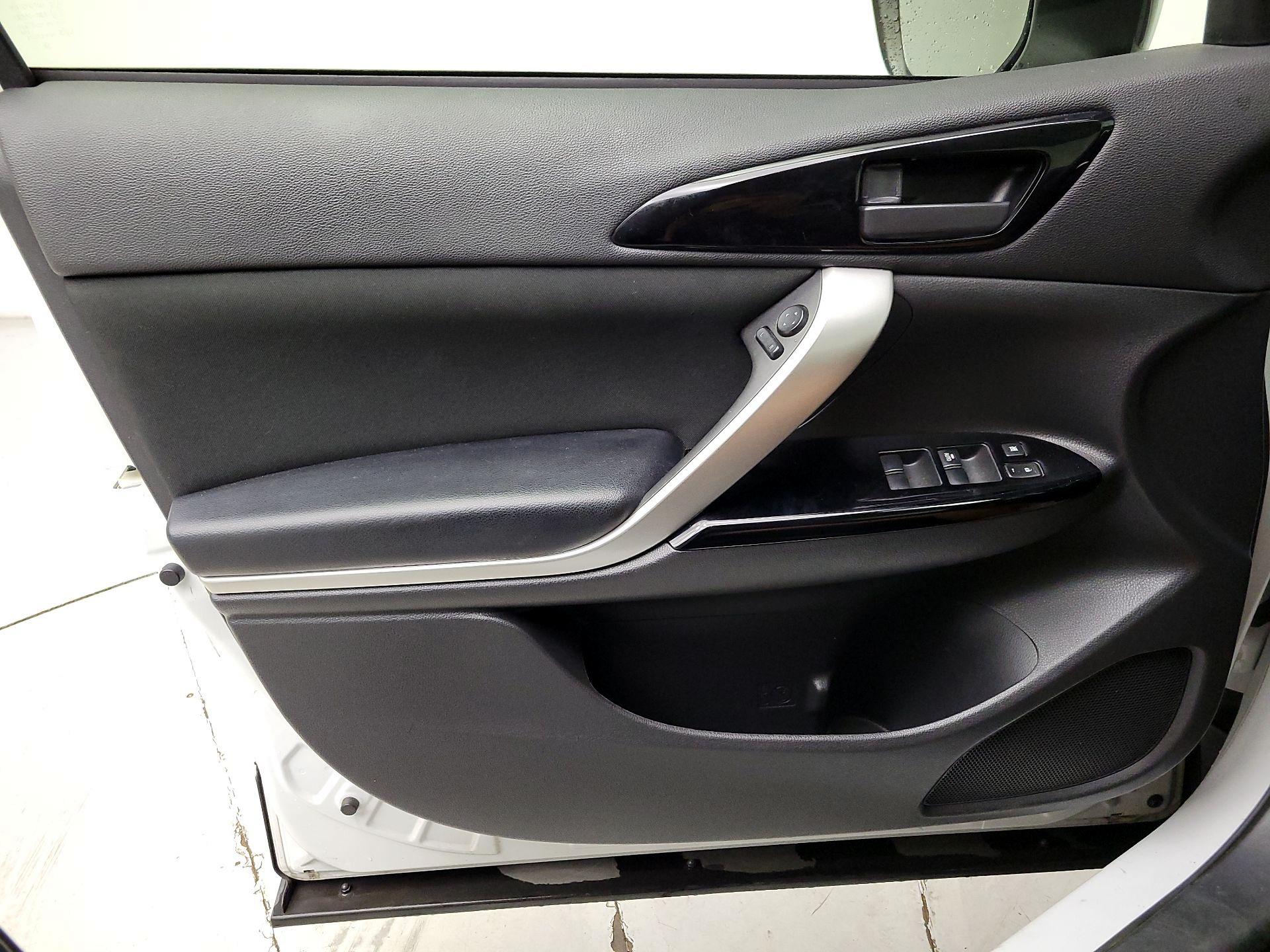 Thumbnail: 2020 Mitsubishi Eclipse Cross - 12