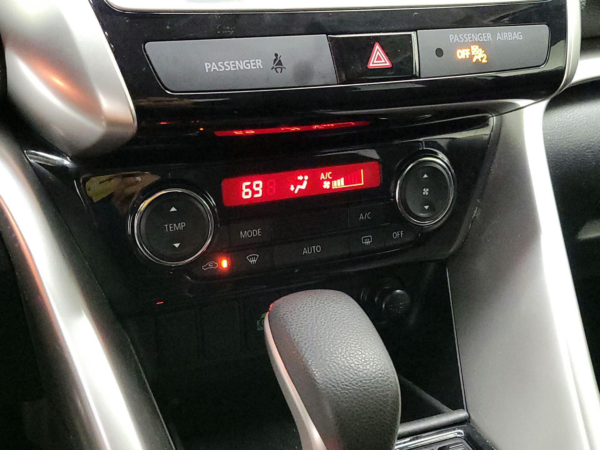 Thumbnail: 2020 Mitsubishi Eclipse Cross - 16