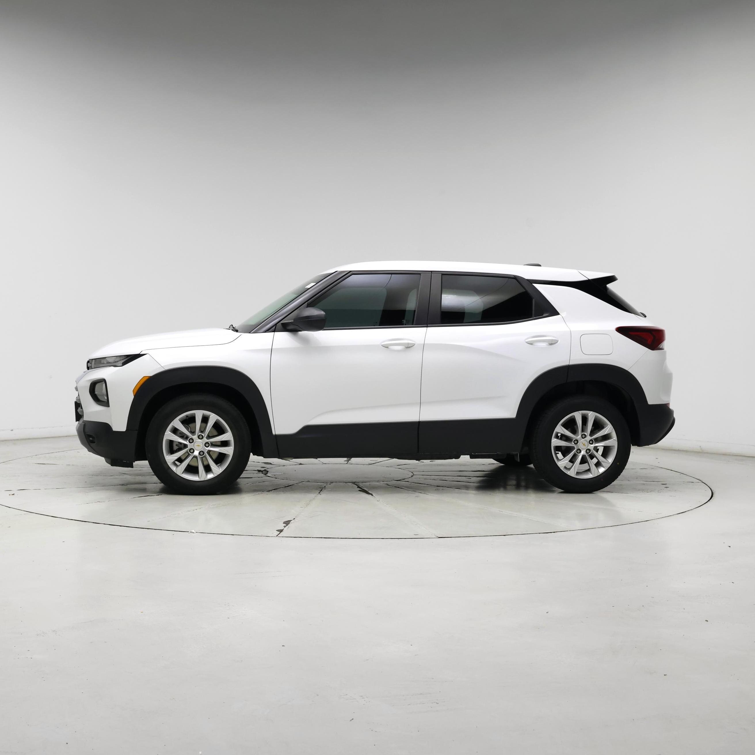 Thumbnail: 2021 Chevrolet TrailBlazer - 3