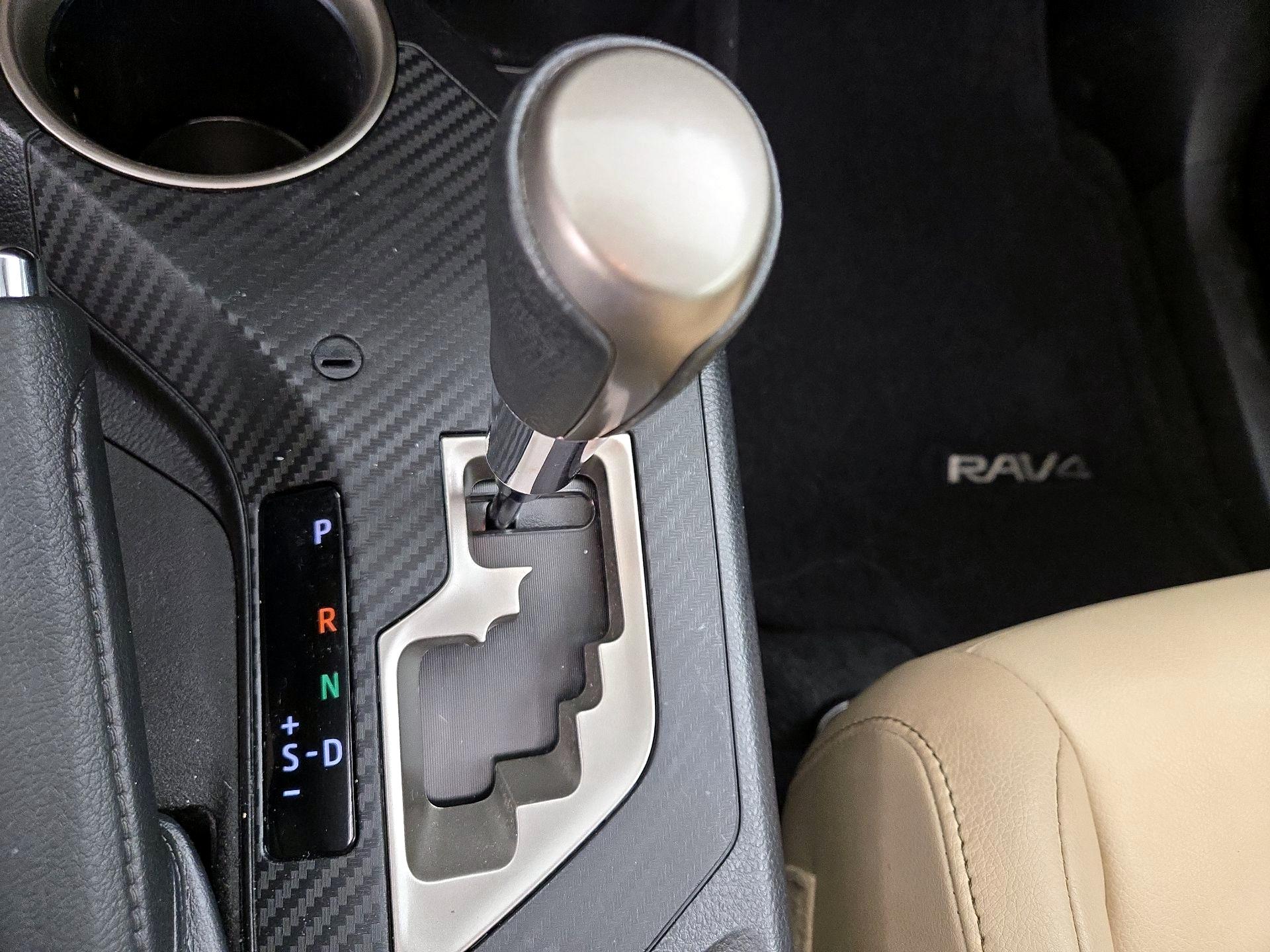 Thumbnail: 2013 Toyota RAV4 - 17