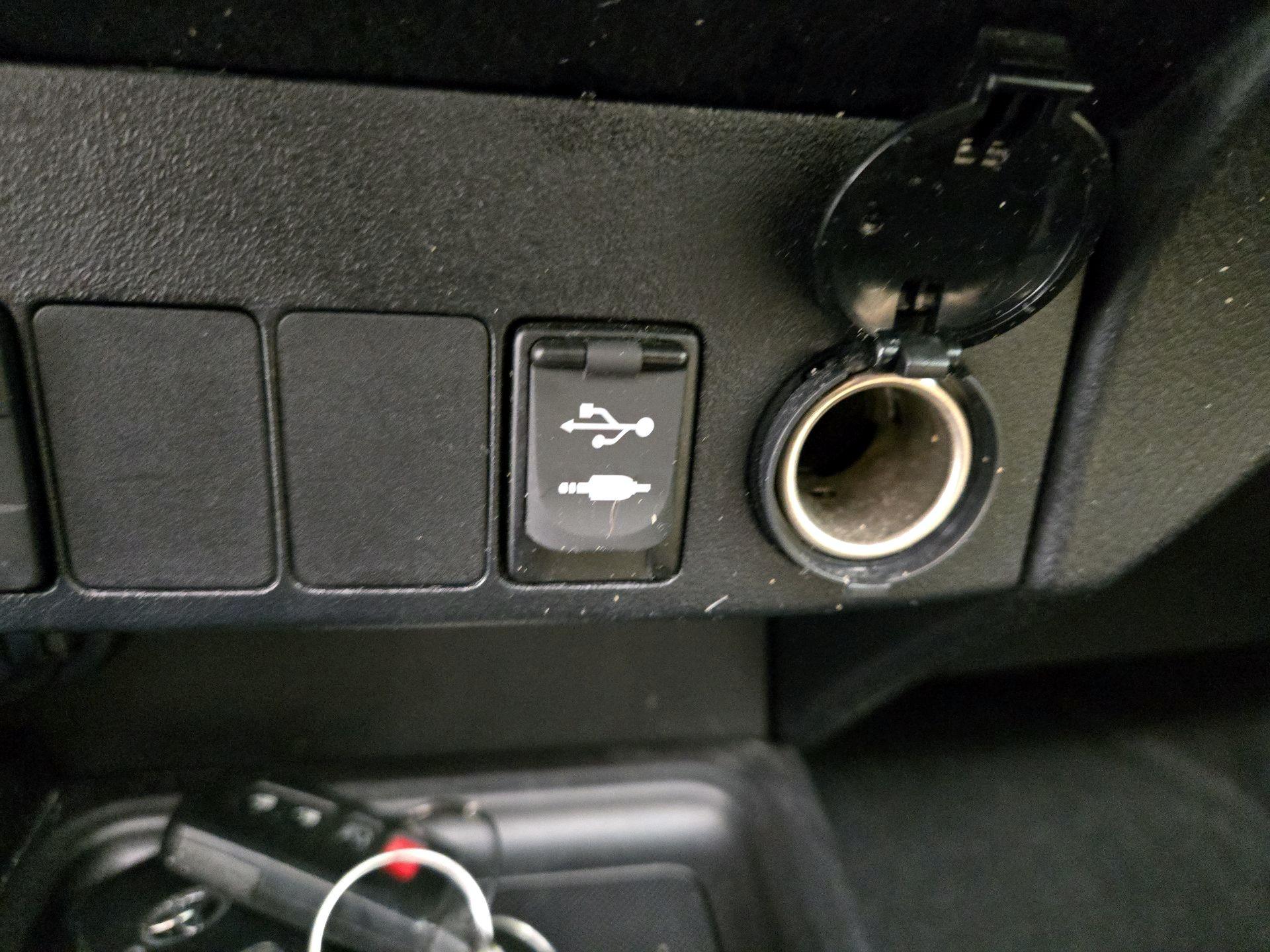 Thumbnail: 2013 Toyota RAV4 - 18