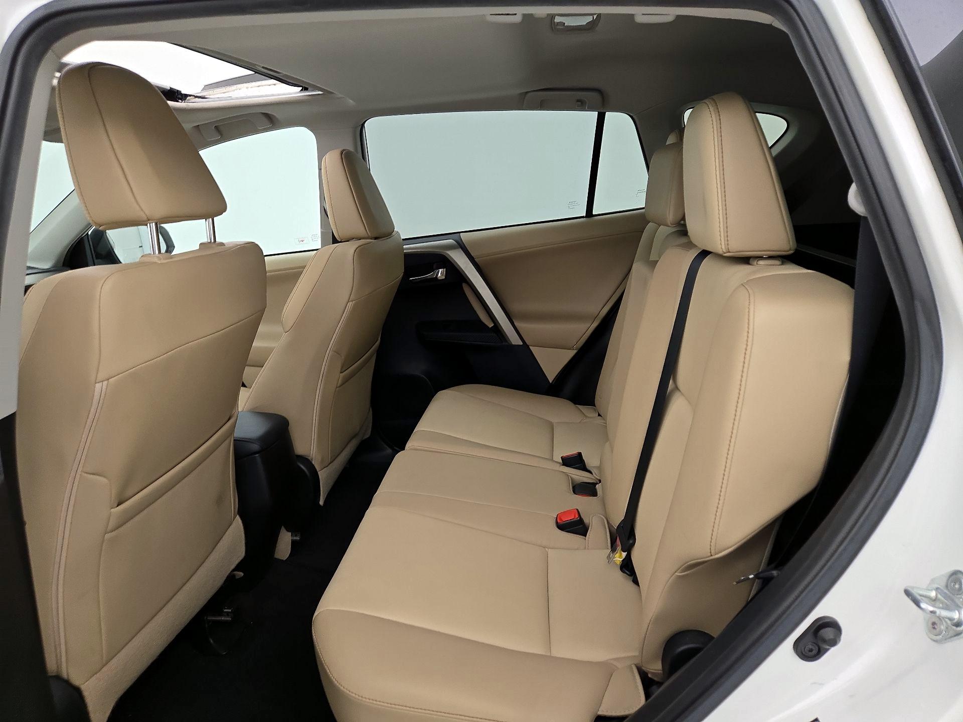 Thumbnail: 2013 Toyota RAV4 - 20