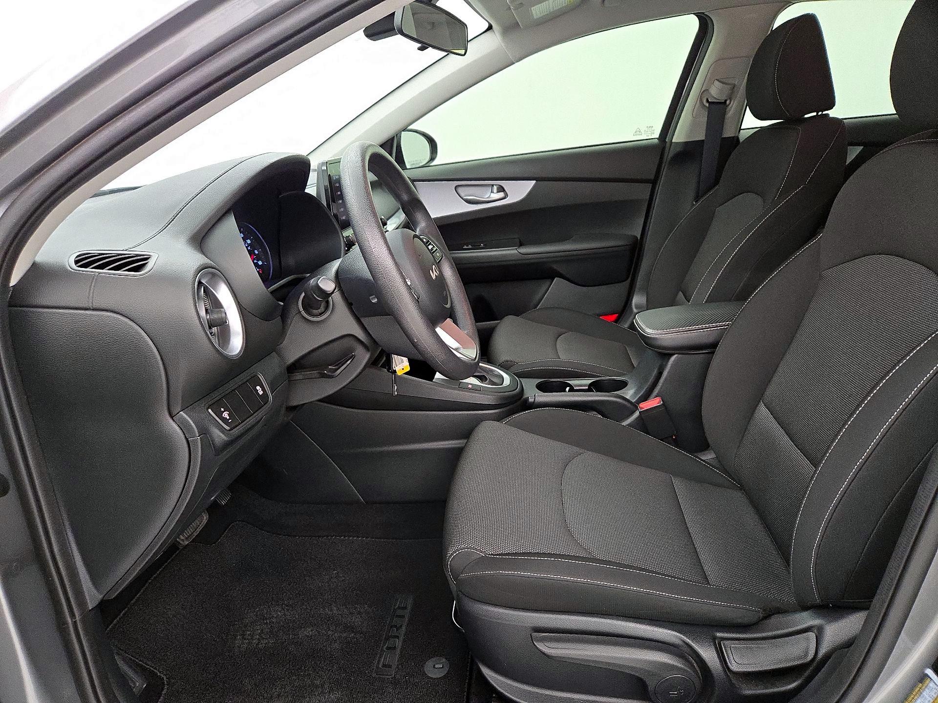 Thumbnail: 2024 Kia Forte - 9