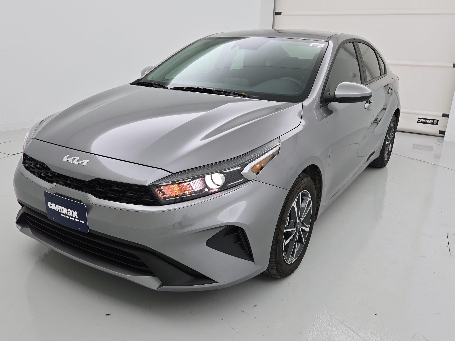 Thumbnail: 2024 Kia Forte - 3