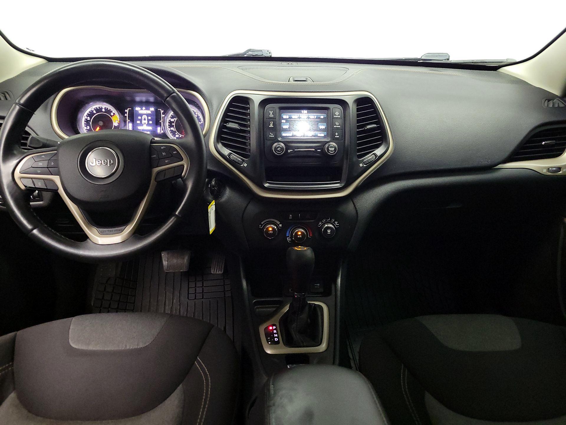 Thumbnail: 2018 Jeep Cherokee - 9