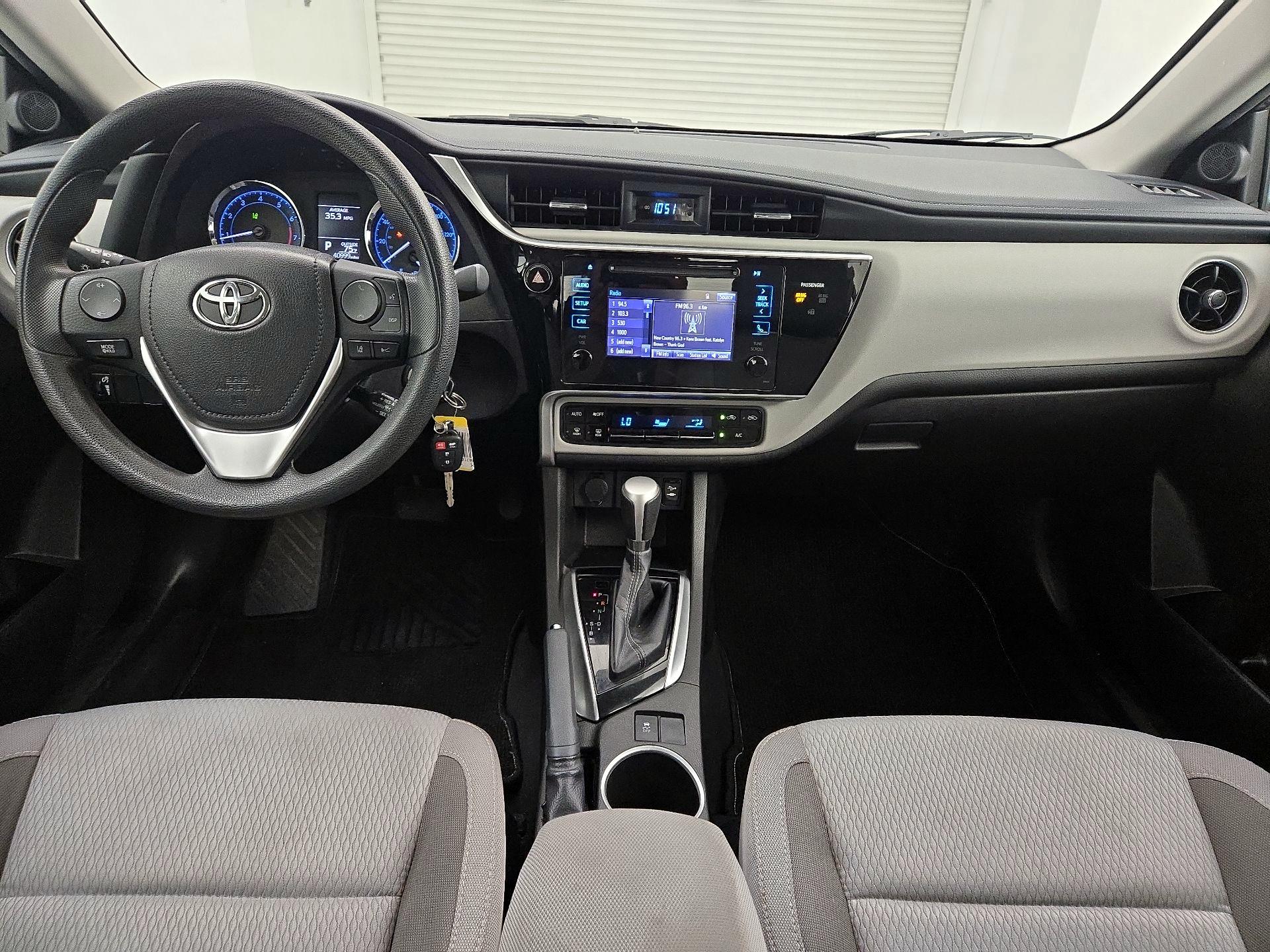 Thumbnail: 2017 Toyota Corolla - 9