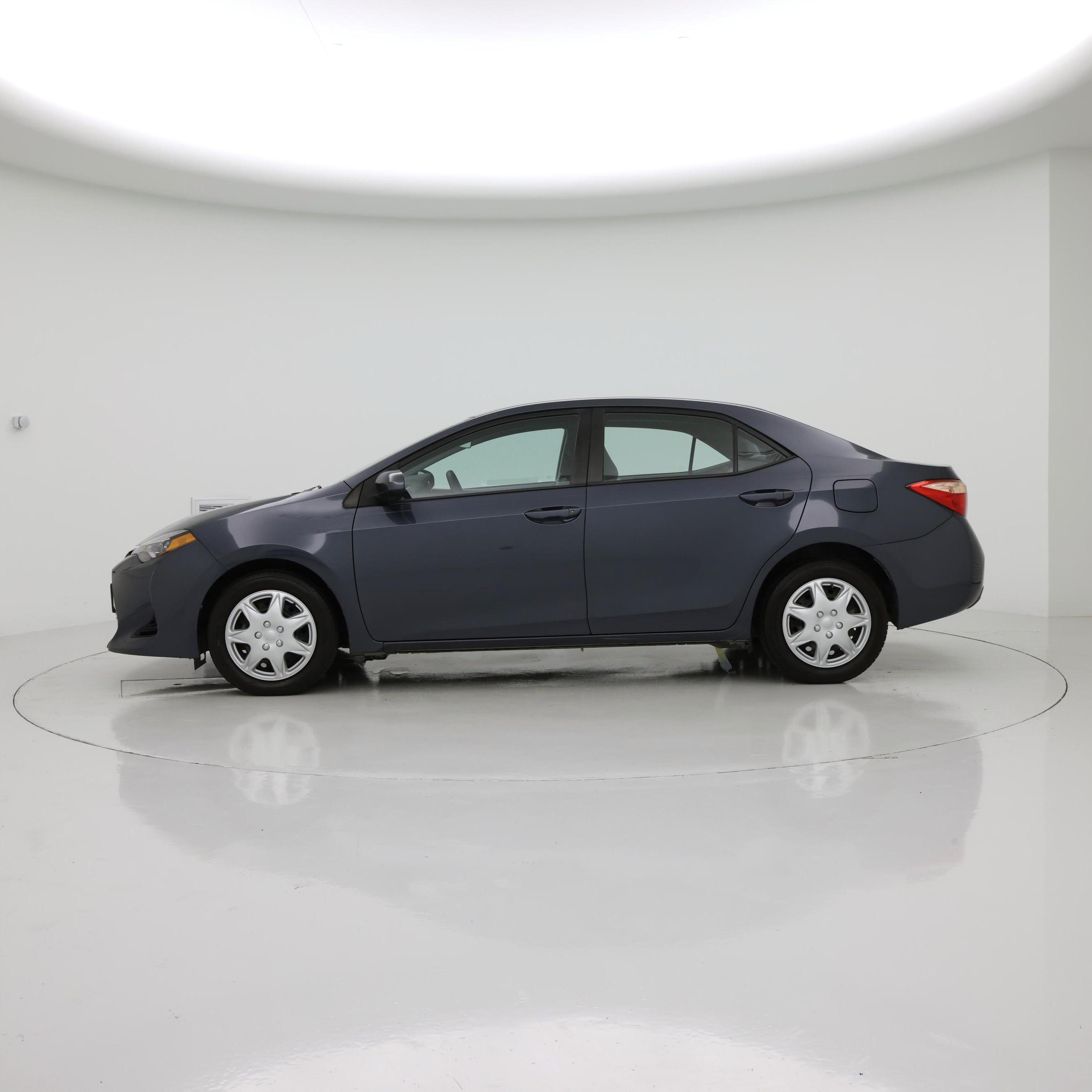 Thumbnail: 2017 Toyota Corolla - 3