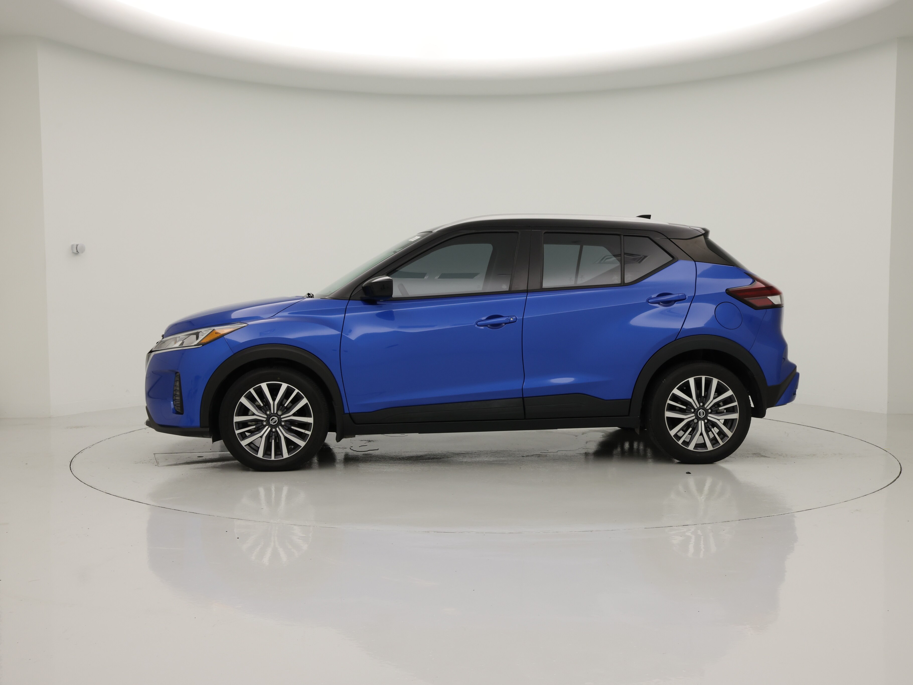 Thumbnail: 2021 Nissan Kicks - 3