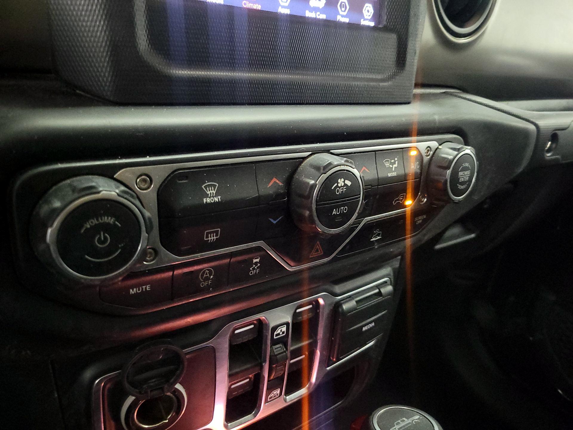 Thumbnail: 2020 Jeep Gladiator - 15