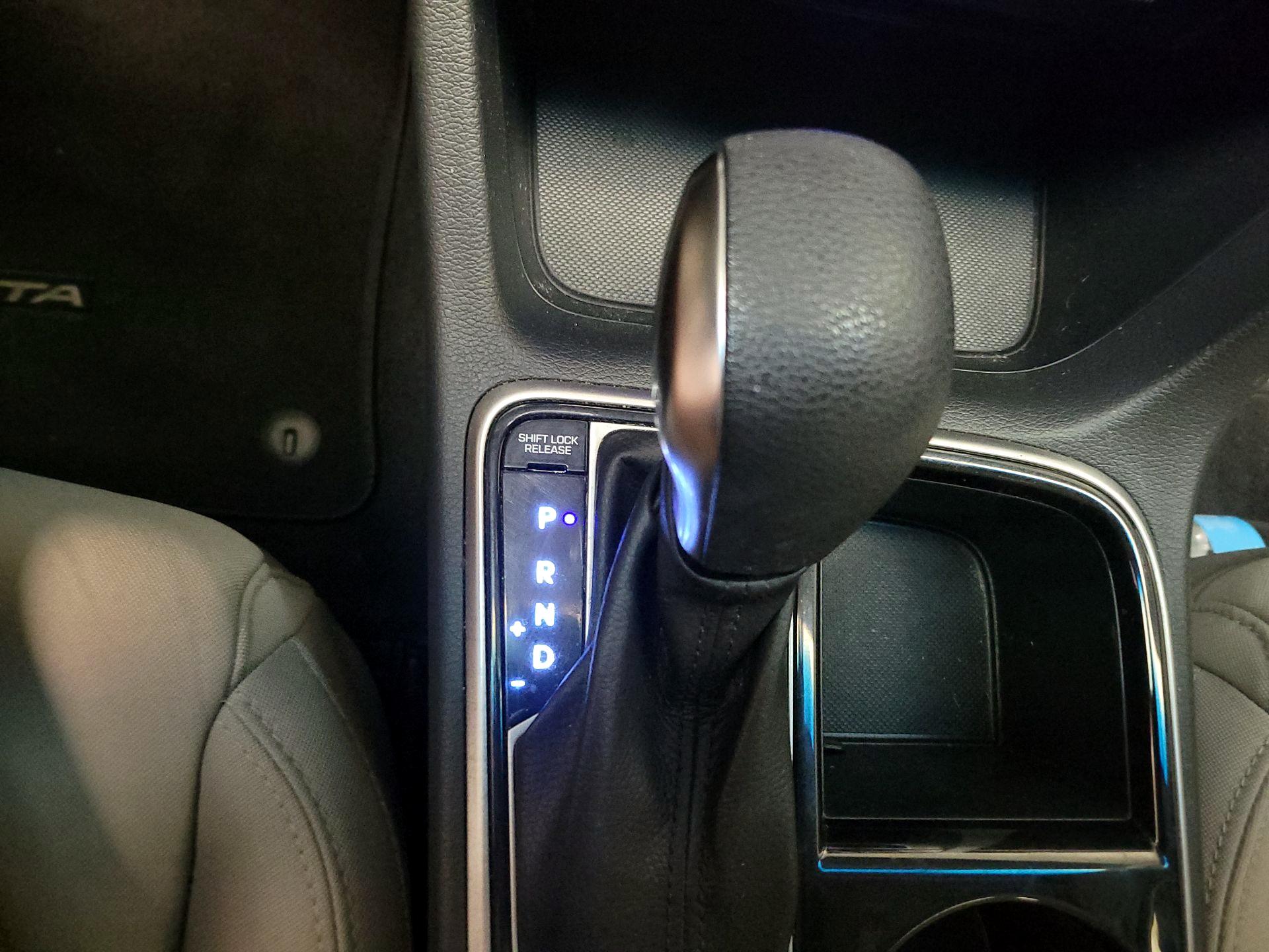 Thumbnail: 2019 Hyundai Sonata - 17