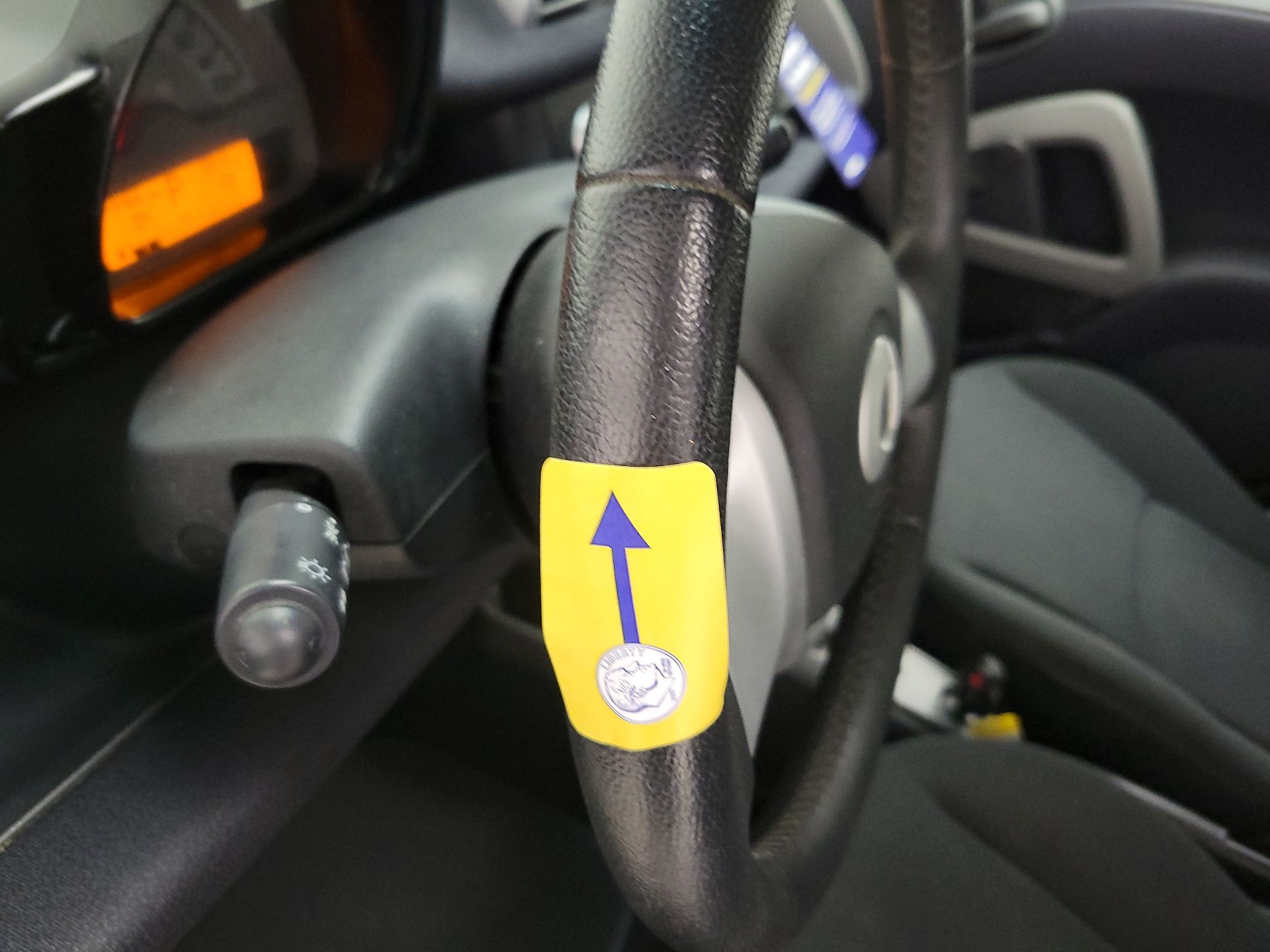 Thumbnail: 2015 smart fortwo - 20