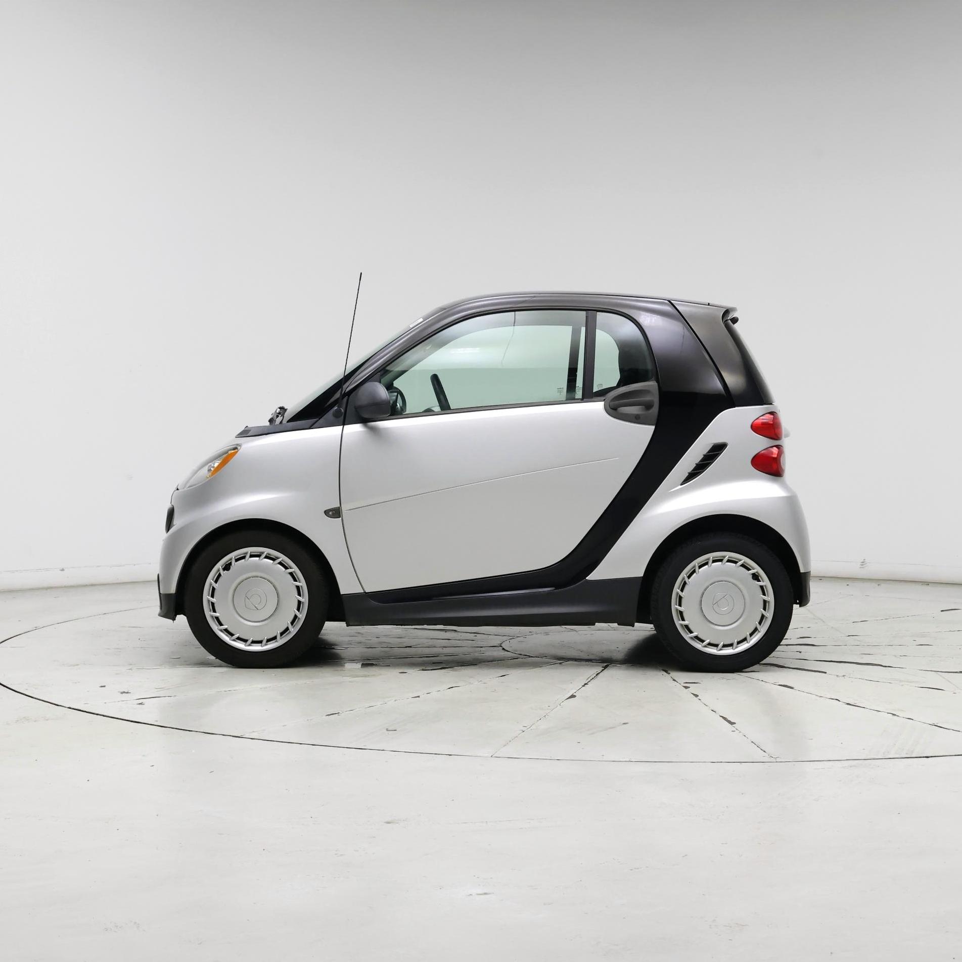 Thumbnail: 2015 smart fortwo - 3