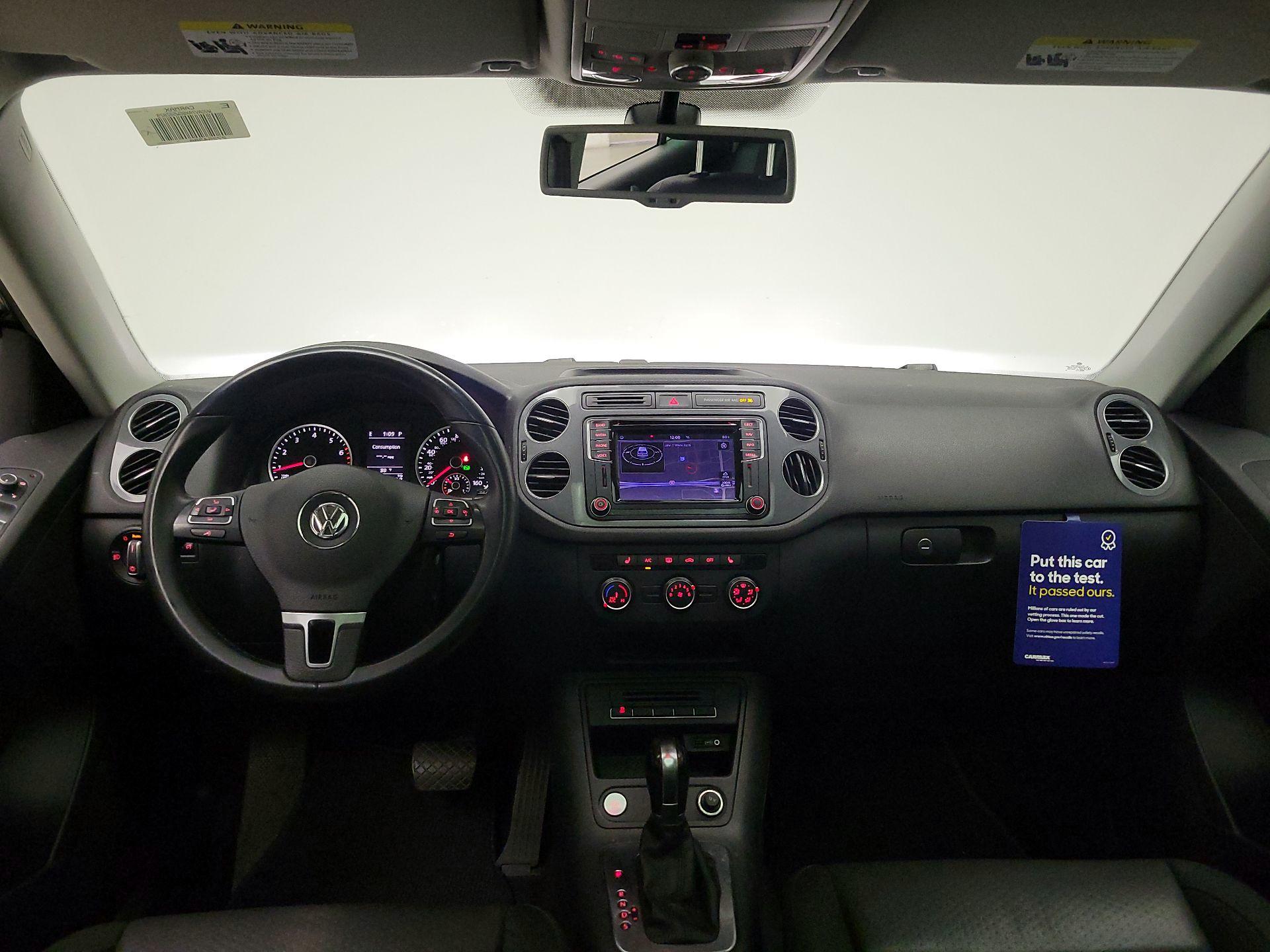 Thumbnail: 2016 Volkswagen Tiguan - 9